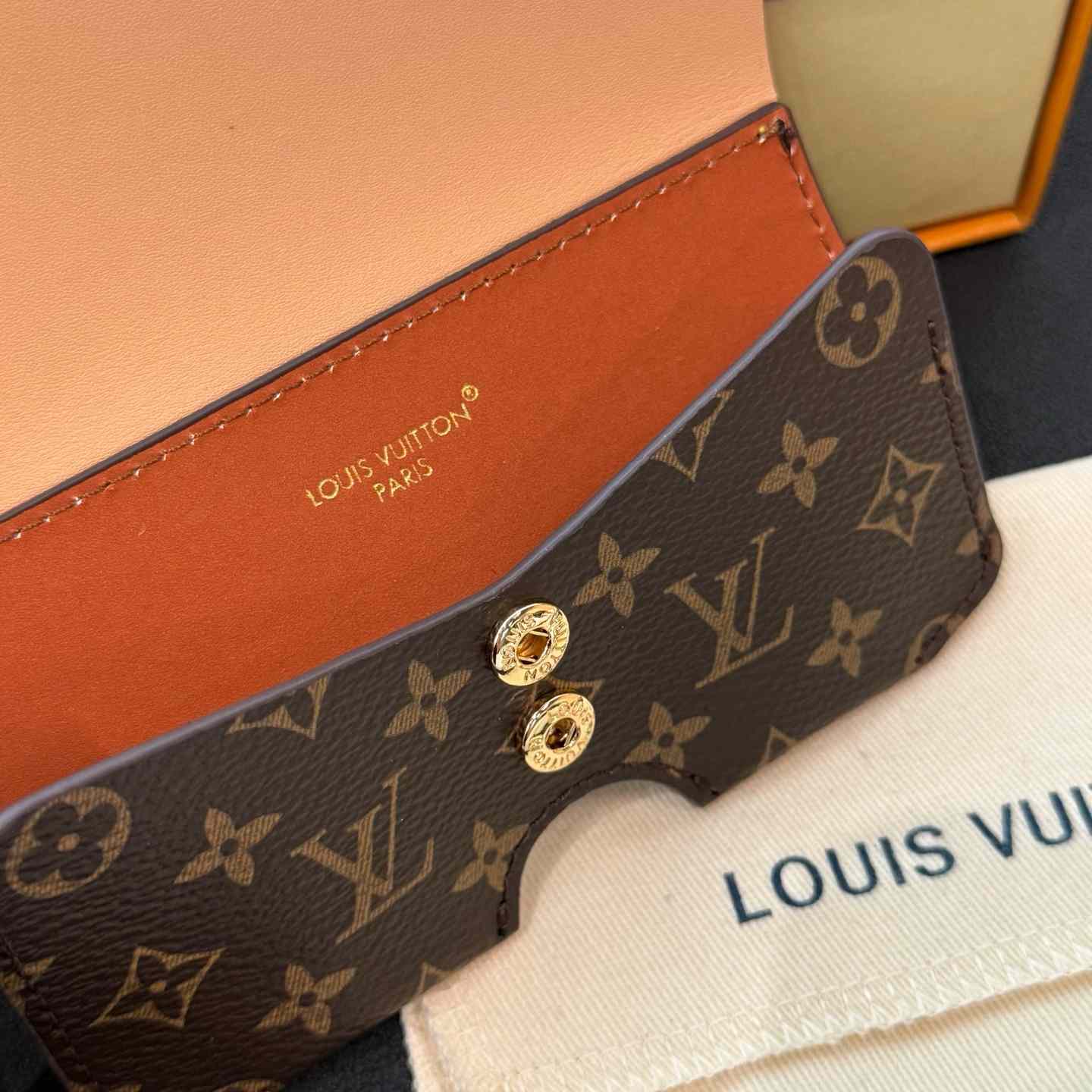 Louis Vuitton LV Glasses Holder   M02701 - DopestKickz