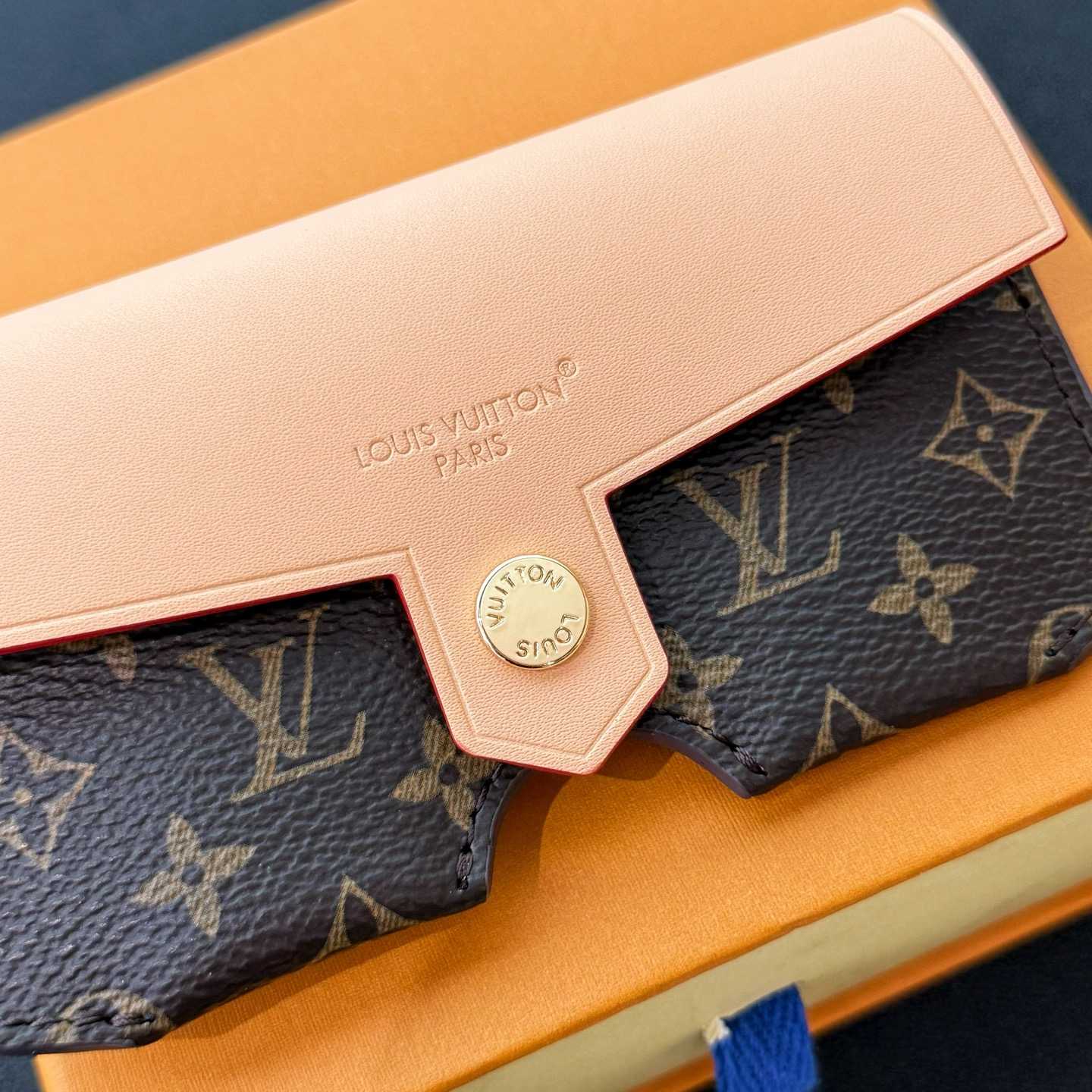 Louis Vuitton LV Glasses Holder   M02701 - DopestKickz