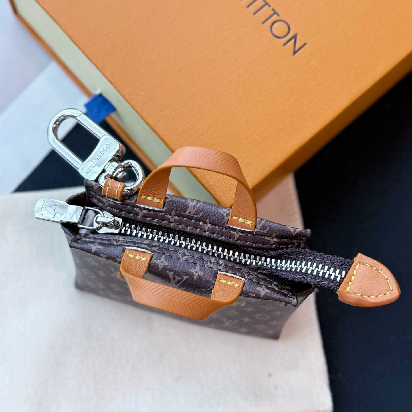 Louis Vuitton LV Mini Shopper Bag Charm    - DopestKickz