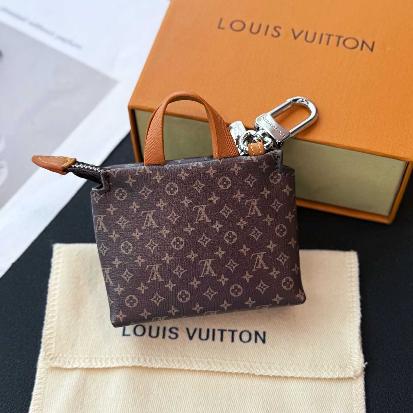 Louis Vuitton LV Mini Shopper Bag Charm    - DopestKickz