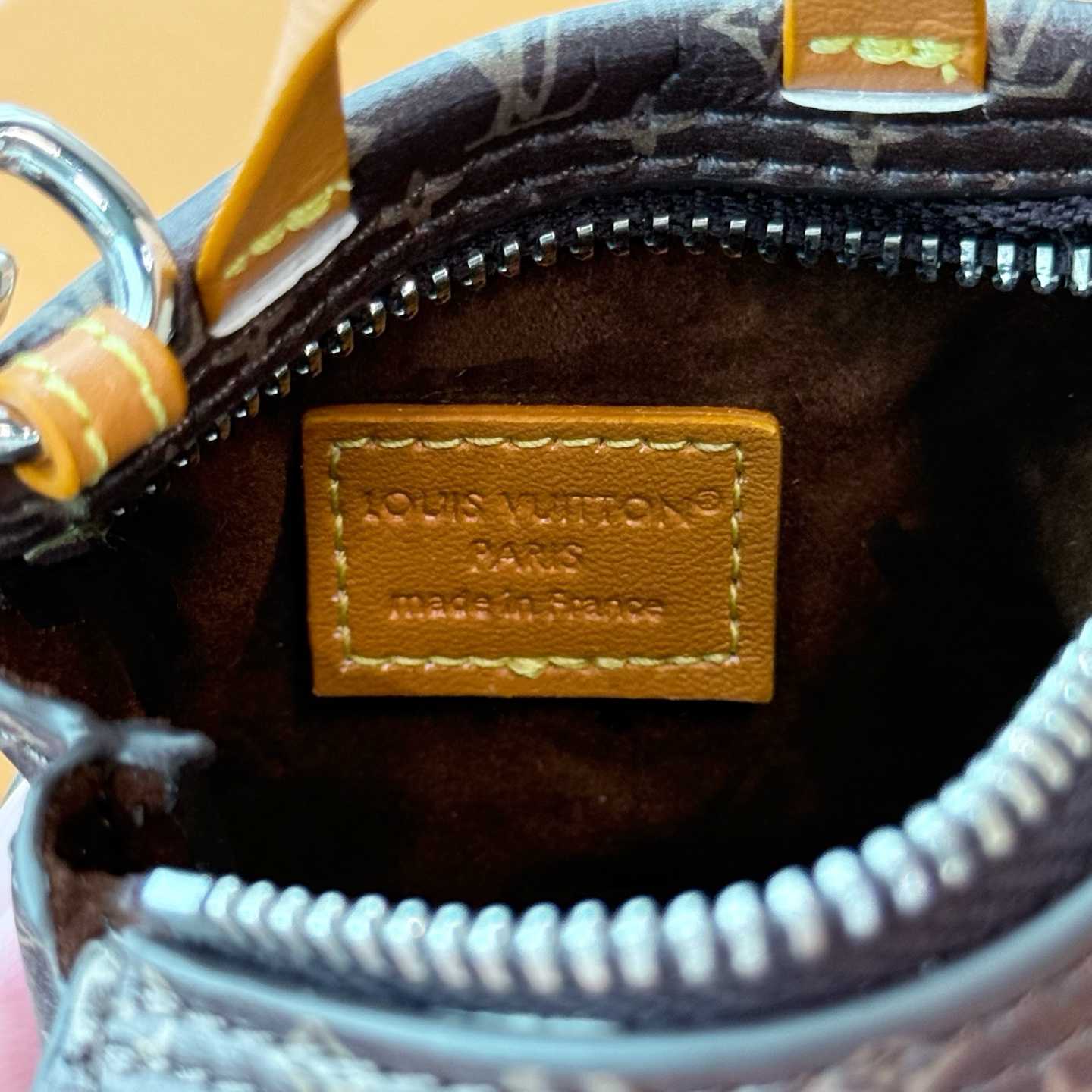 Louis Vuitton LV Mini Shopper Bag Charm    - DopestKickz
