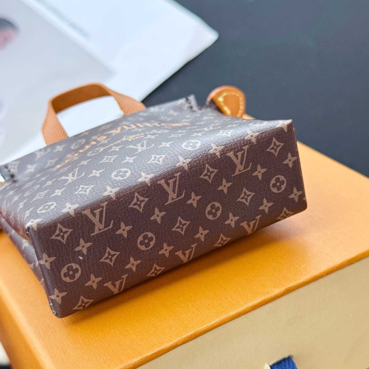 Louis Vuitton LV Mini Shopper Bag Charm    - DopestKickz