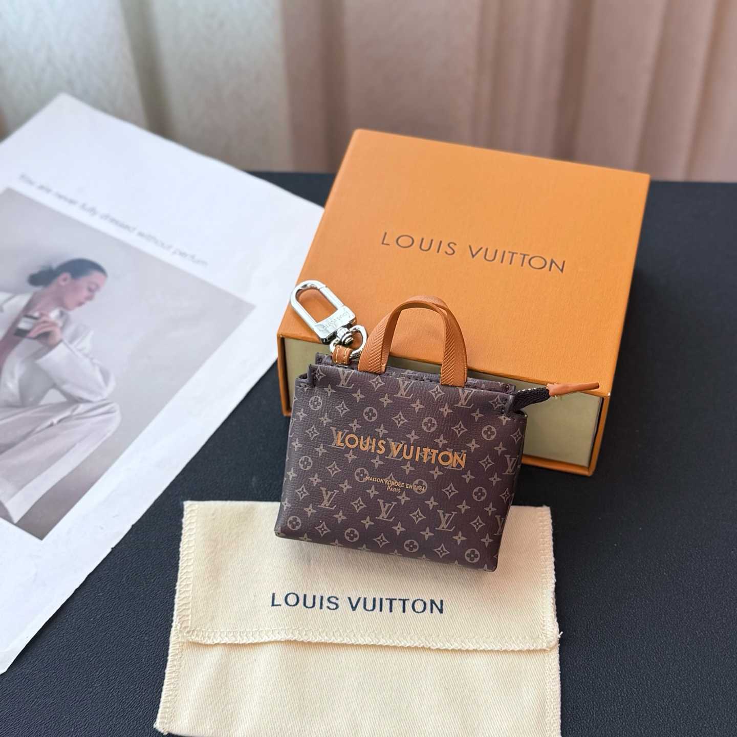 Louis Vuitton LV Mini Shopper Bag Charm    - DopestKickz