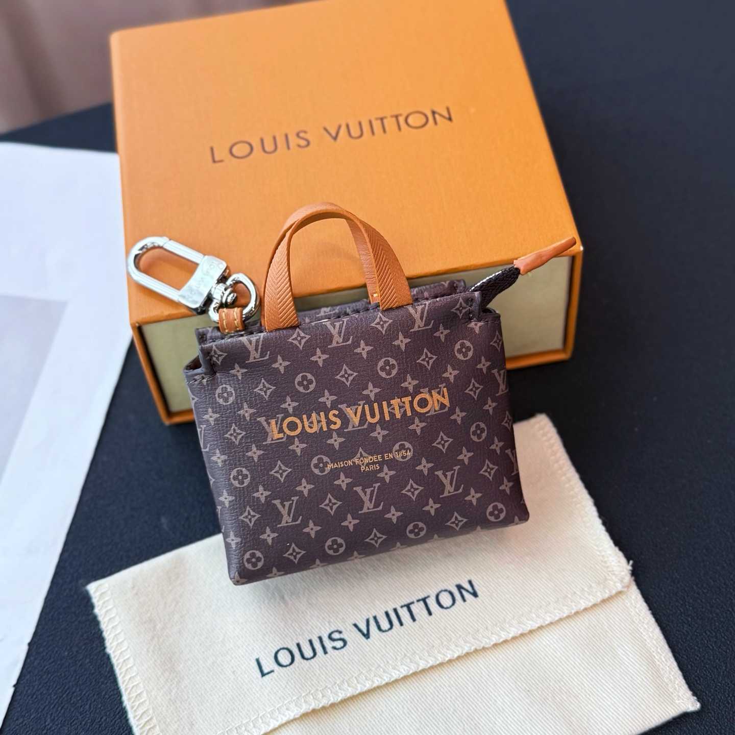 Louis Vuitton LV Mini Shopper Bag Charm    - DopestKickz