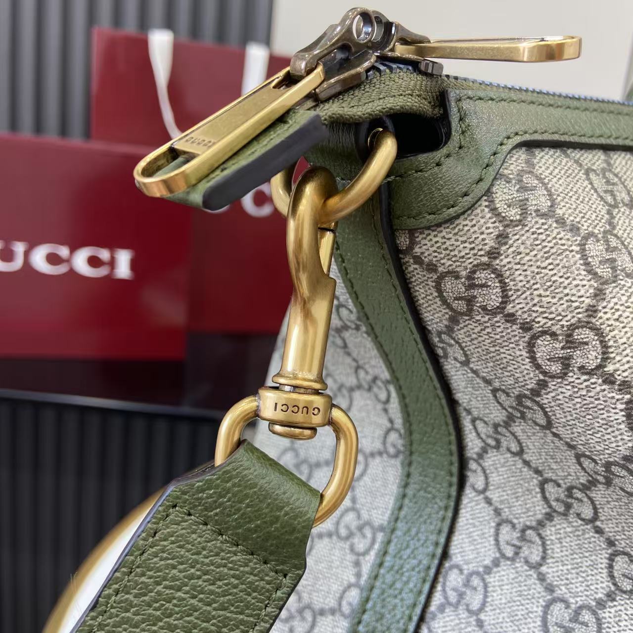 Gucci Savoy Medium Duffle Bag - DopestKickz