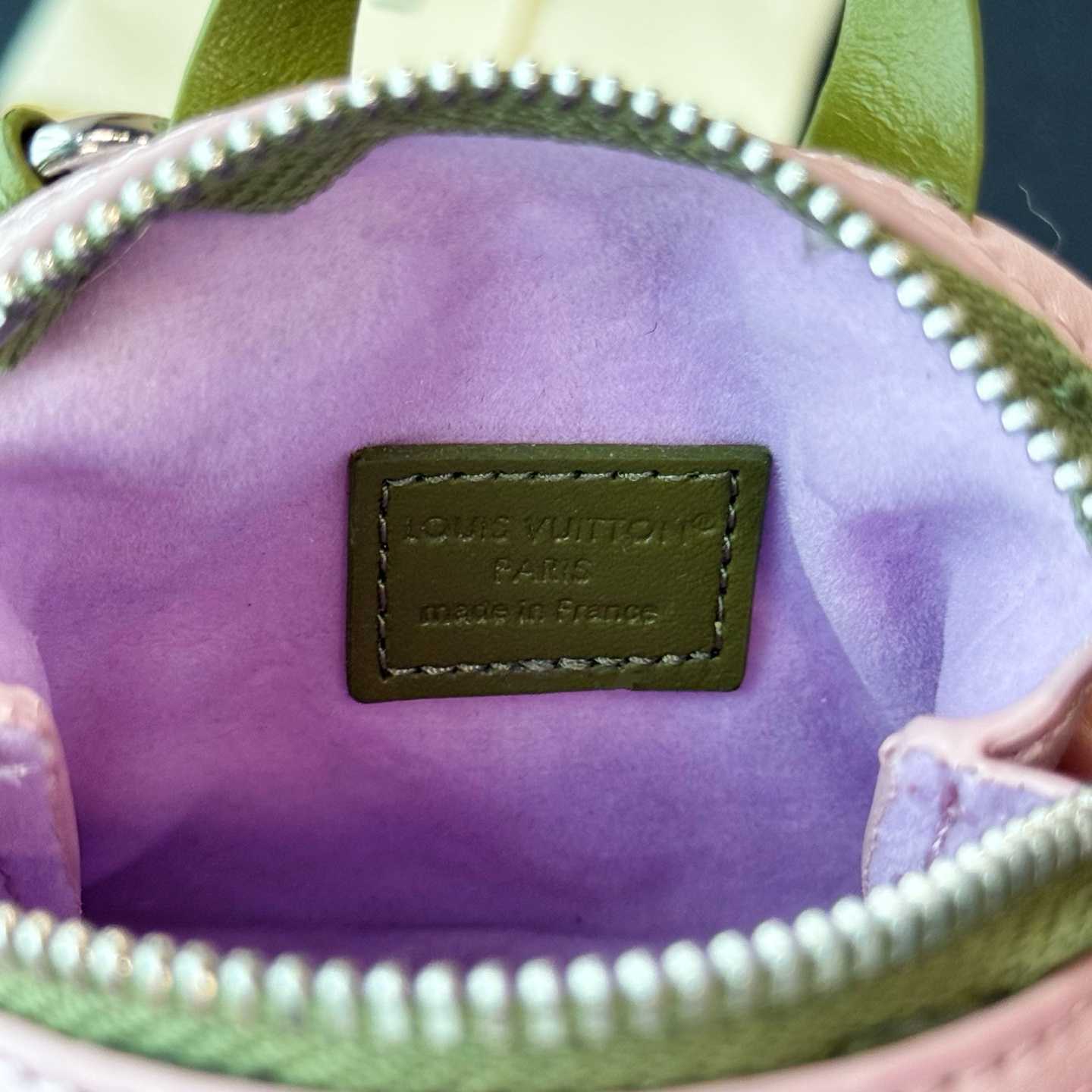 Louis Vuitton LV Mini Shopper Bag Charm   M03136 - DopestKickz