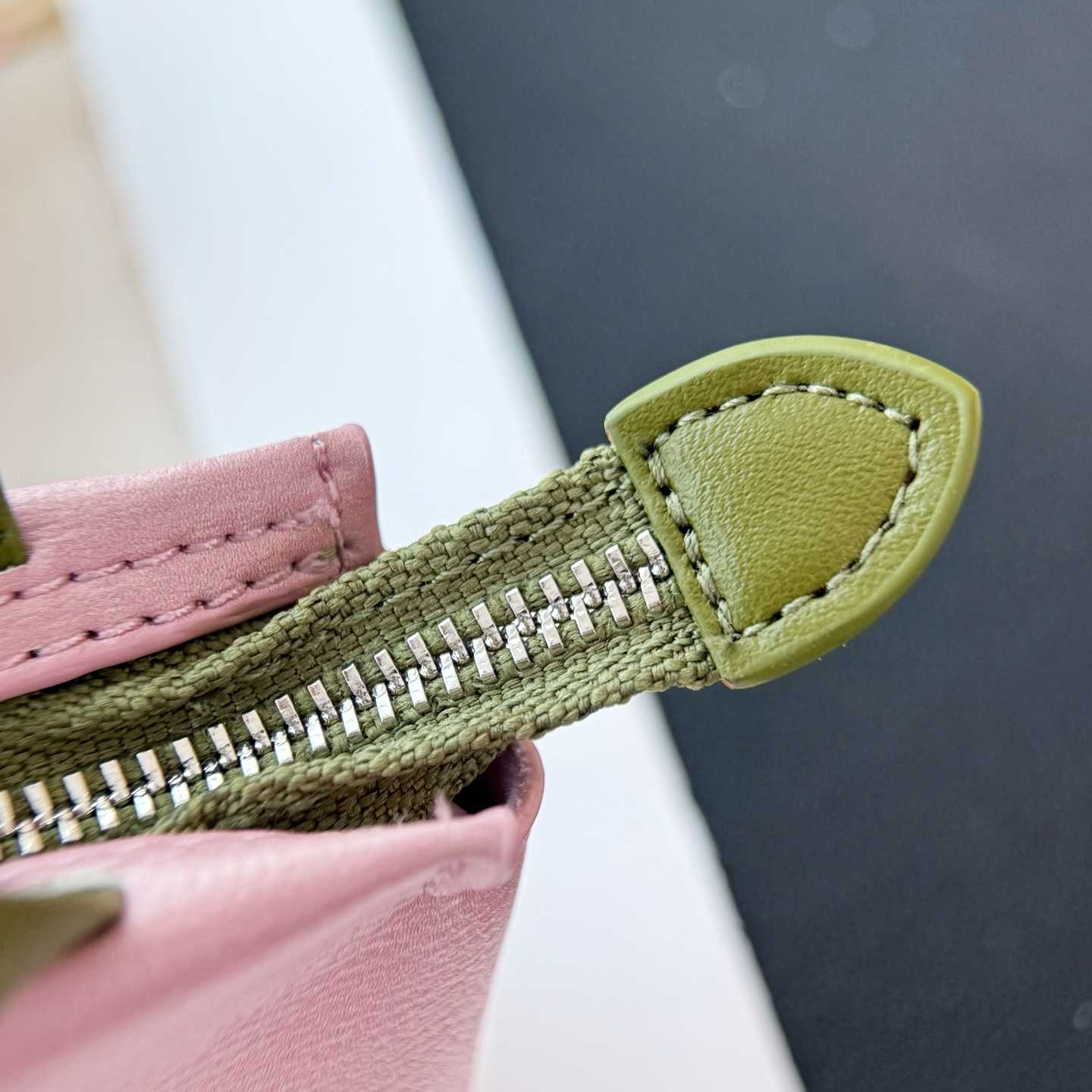 Louis Vuitton LV Mini Shopper Bag Charm   M03136 - DopestKickz