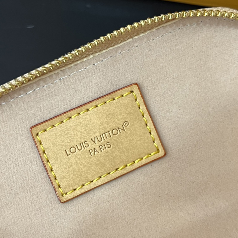 Louis Vuitton Sunglasses Pouch - DopestKickz