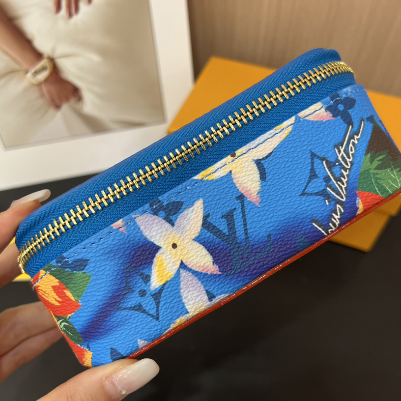 Louis Vuitton Sunglasses Pouch - DopestKickz