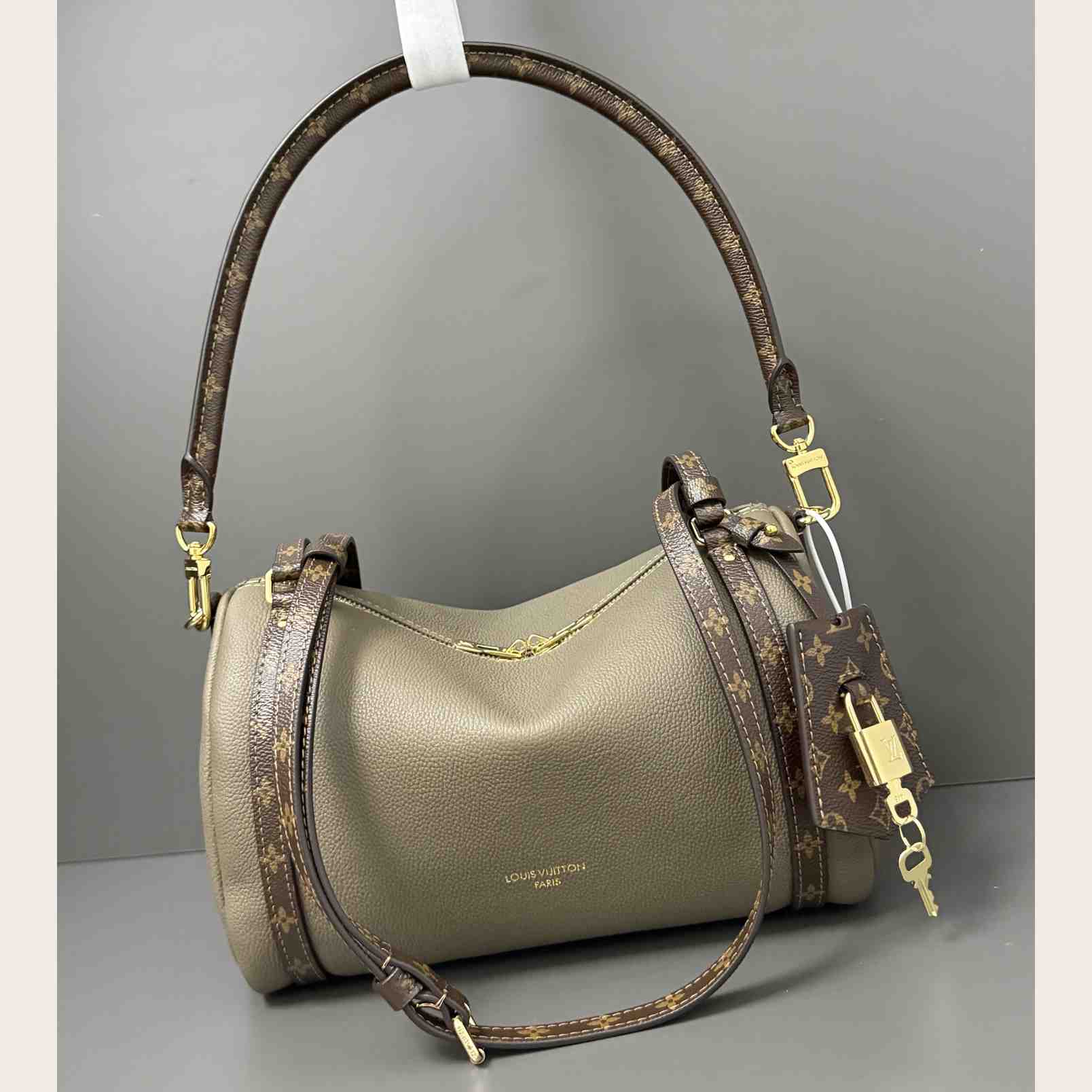 Louis Vuitton Express PM   M26360 - DopestKickz