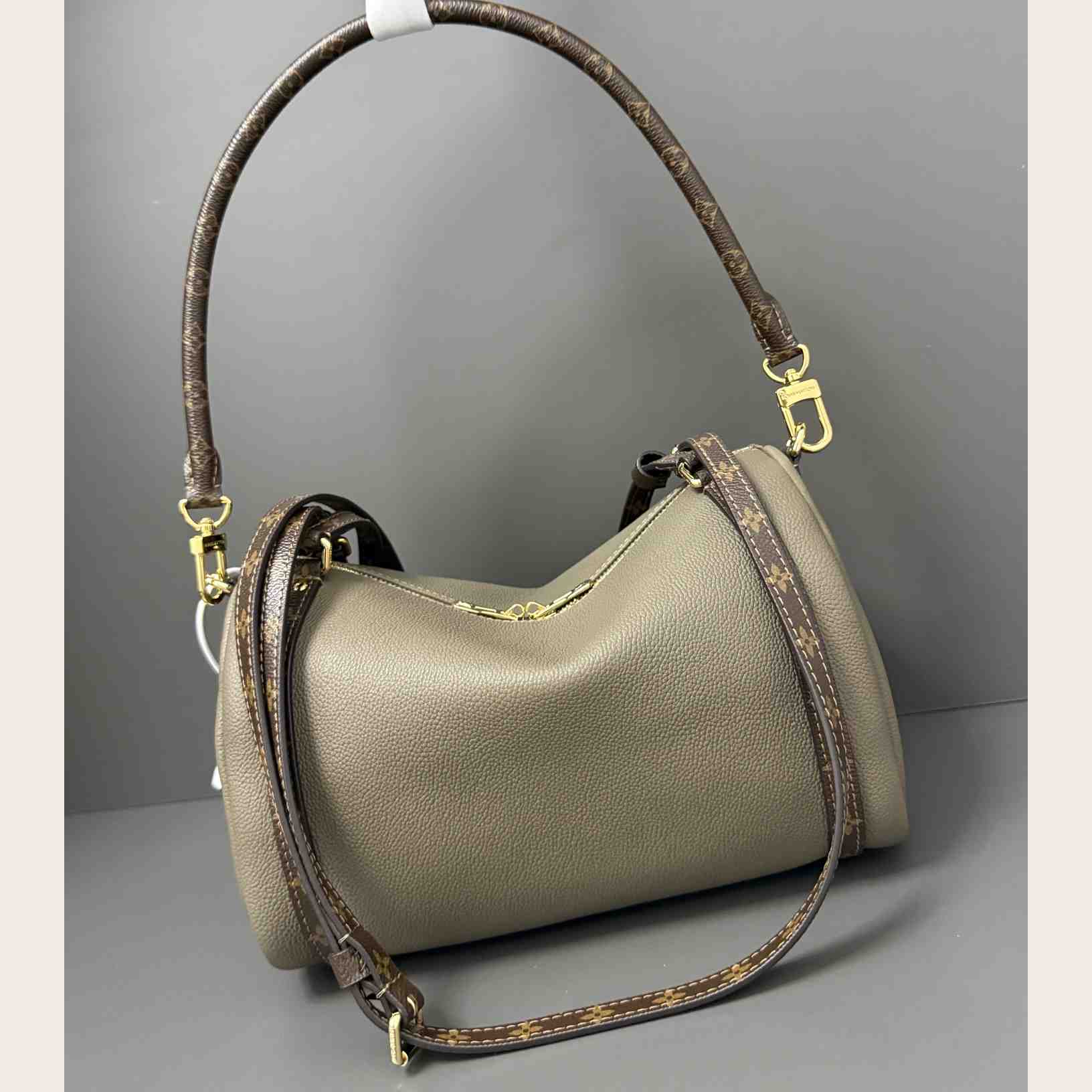 Louis Vuitton Express PM   M26360 - DopestKickz