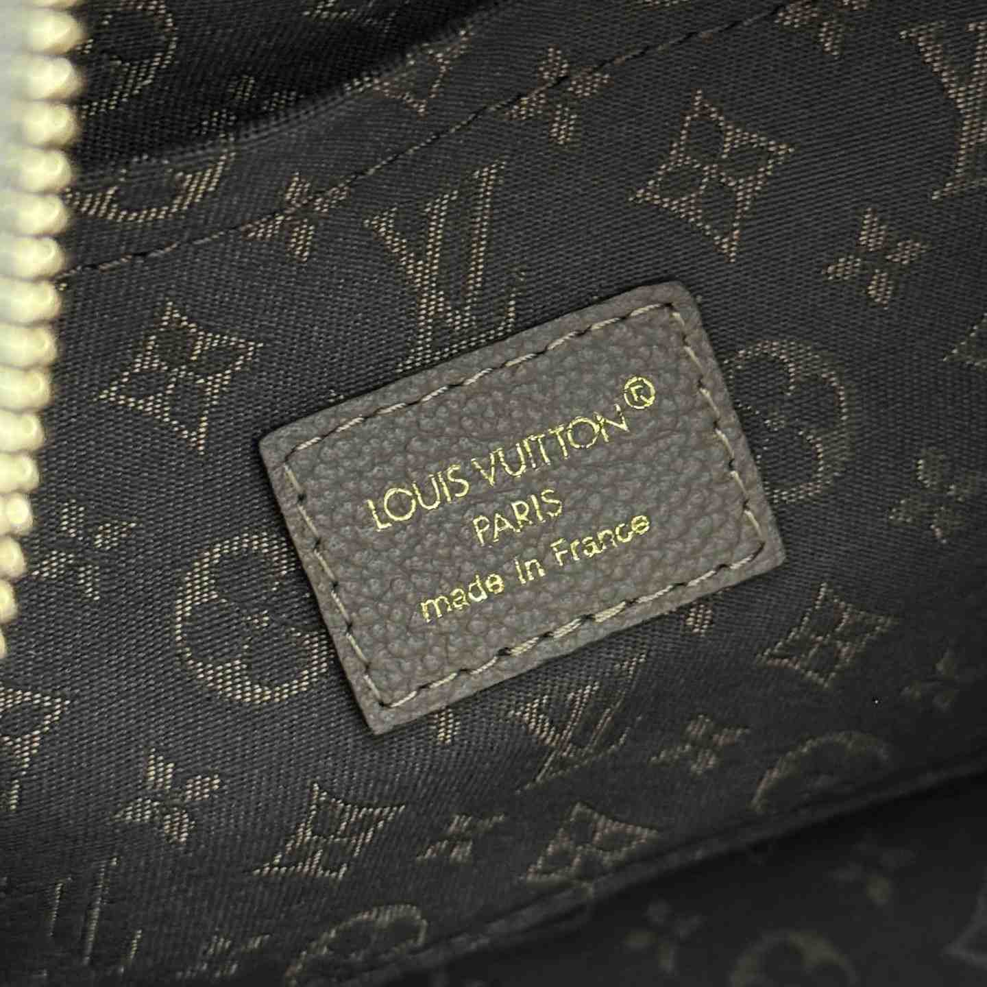 Louis Vuitton Express PM   M26360 - DopestKickz