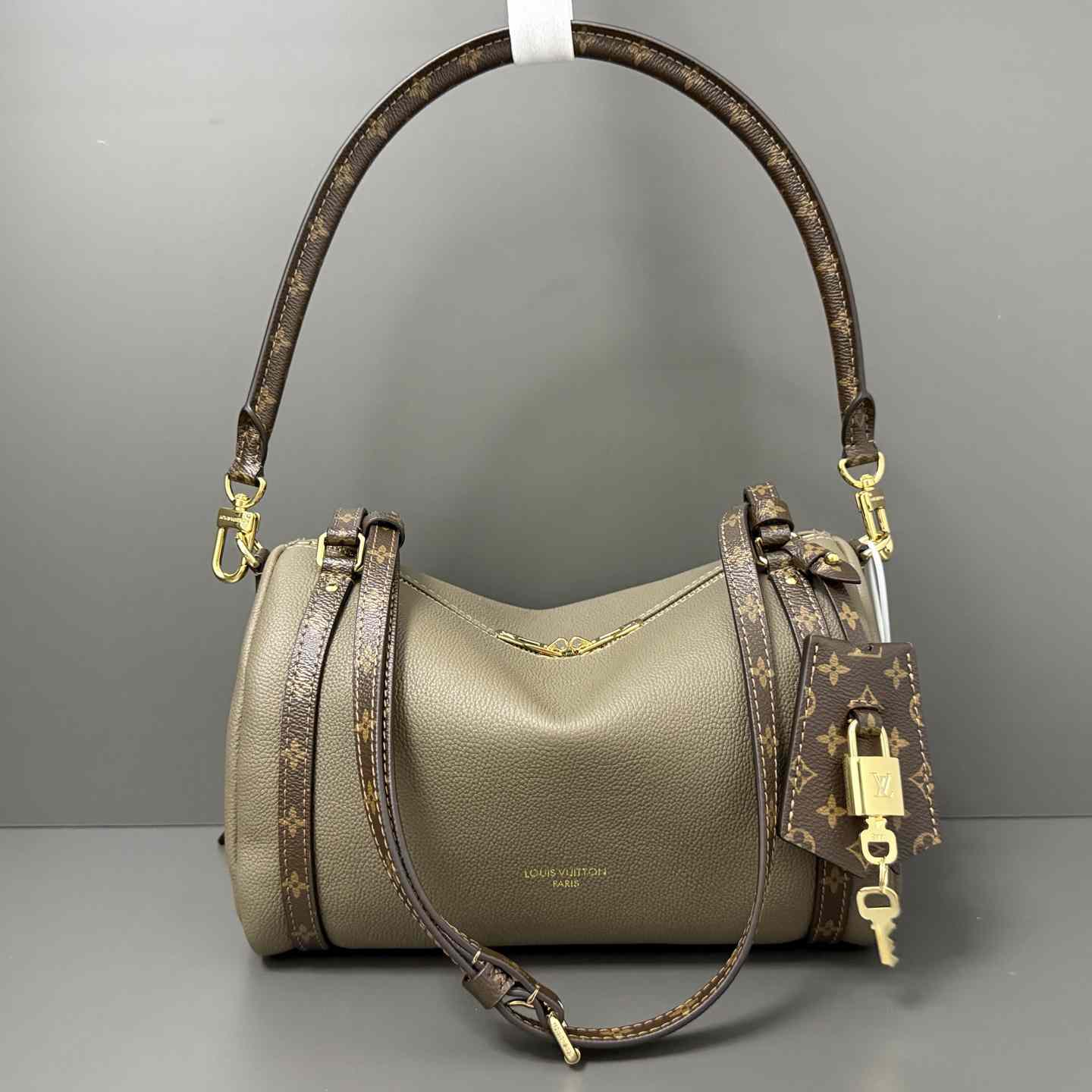 Louis Vuitton Express PM   M26360 - DopestKickz