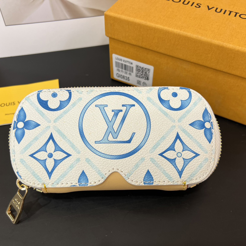 Louis Vuitton Sunglasses Pouch - DopestKickz