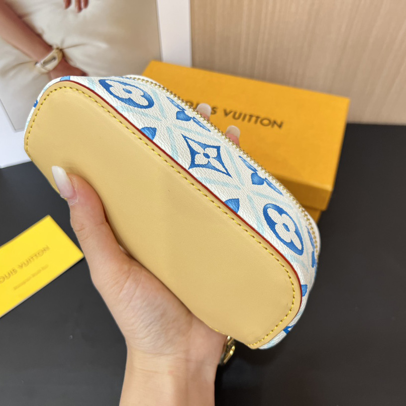 Louis Vuitton Sunglasses Pouch - DopestKickz