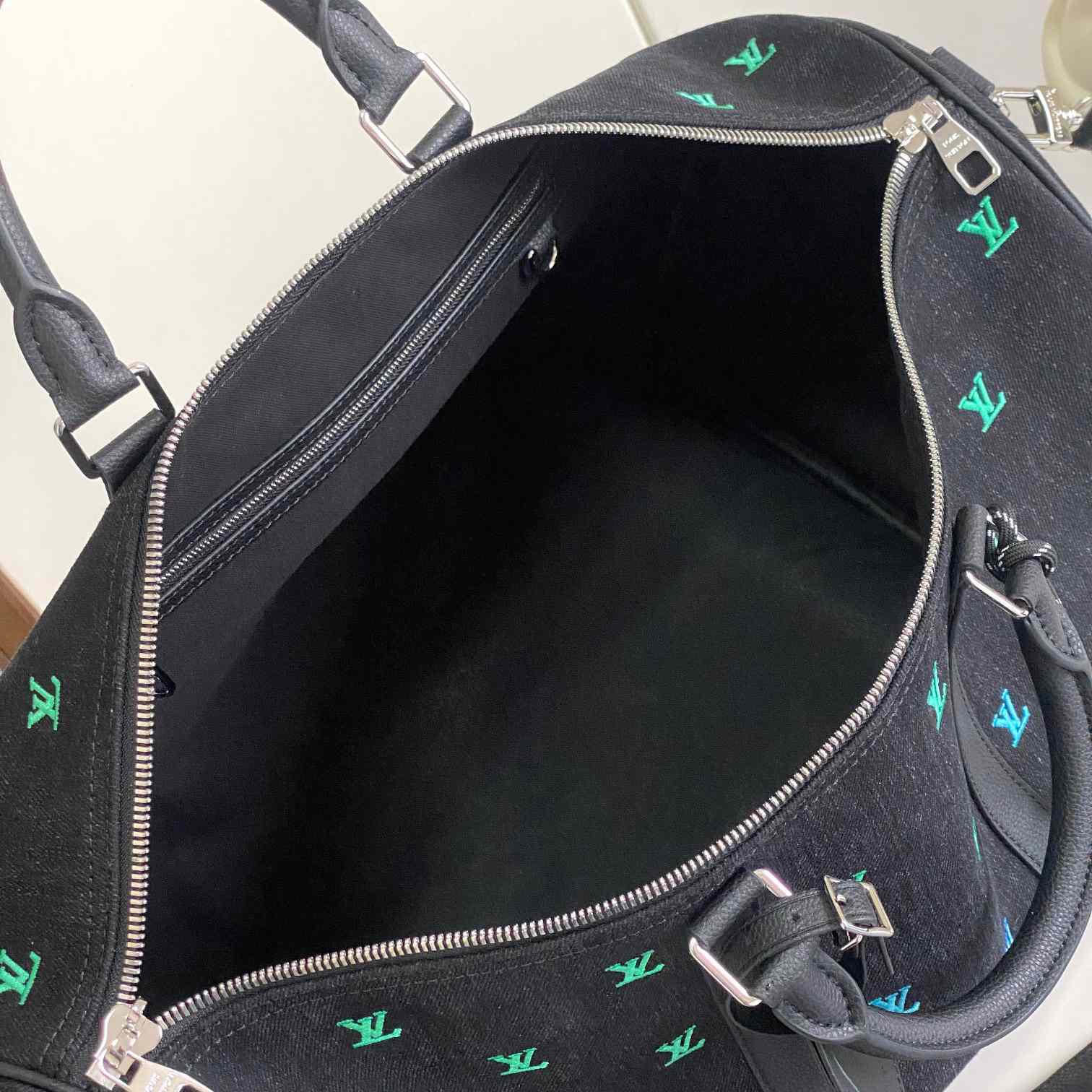 Louis Vuitton Keepall Bandoulière 50   M13966 - DopestKickz