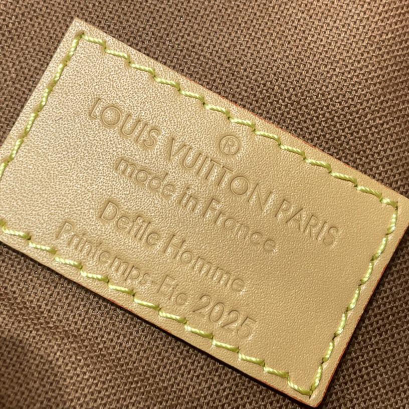 Louis Vuitton Rush Bumbag   M15271 - DopestKickz