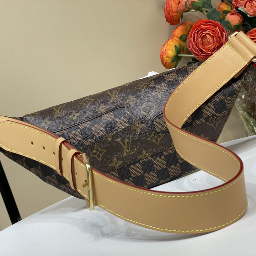 Louis Vuitton Rush Bumbag   M15271 - DopestKickz