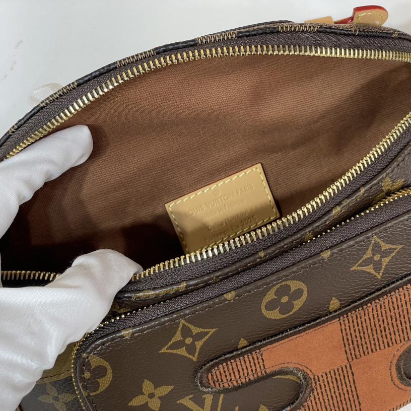 Louis Vuitton Rush Bumbag   M15271 - DopestKickz