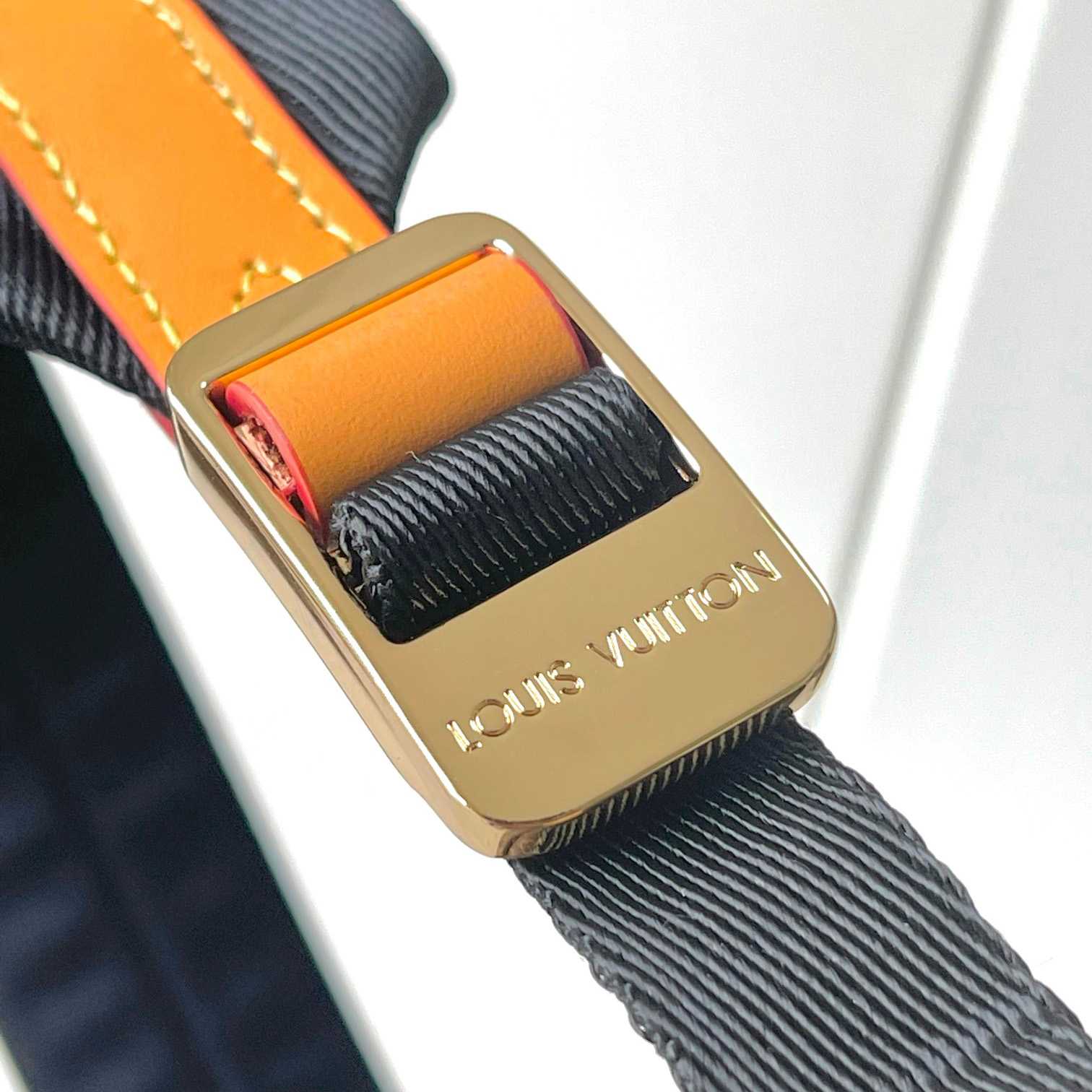 Louis Vuitton Discovery Cargo Backpack   M25979 - DopestKickz