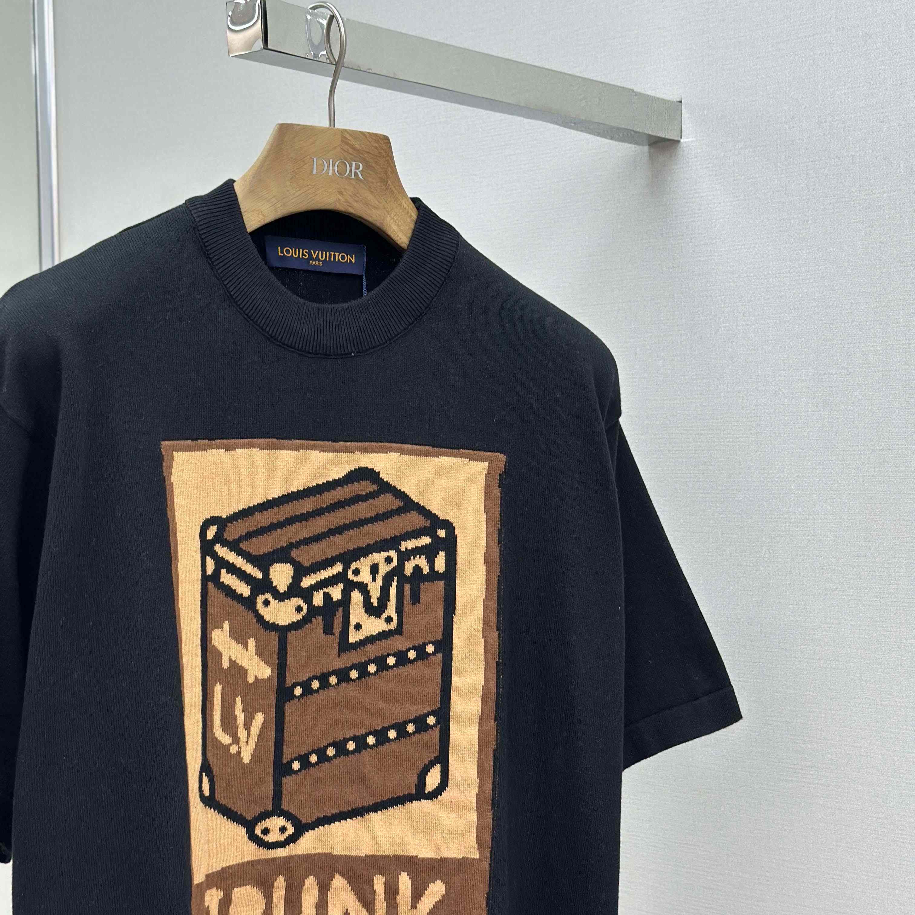 Louis Vuitton Graphic Short-Sleeved Crewneck    1AGHU3 - DopestKickz