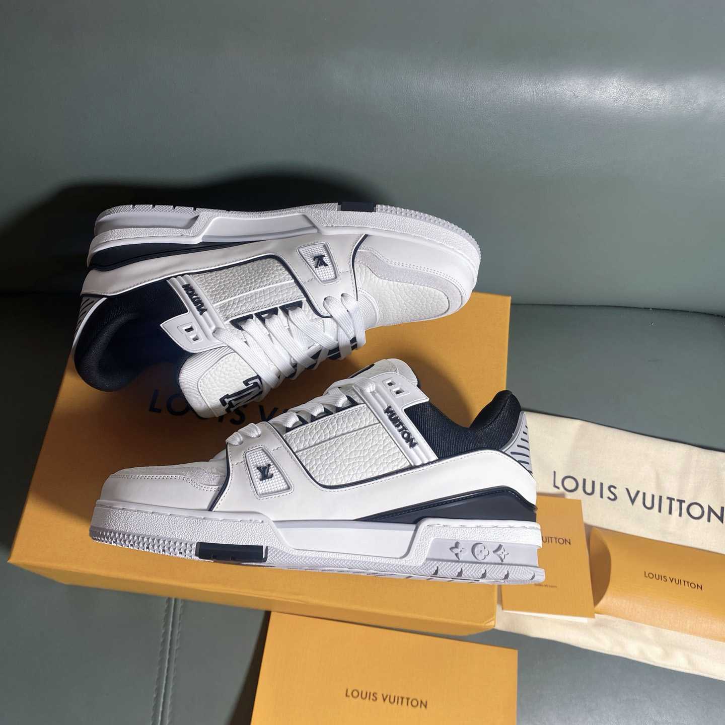 Louis Vuitton LV Trainer Sneaker      1AIJ45 - DopestKickz