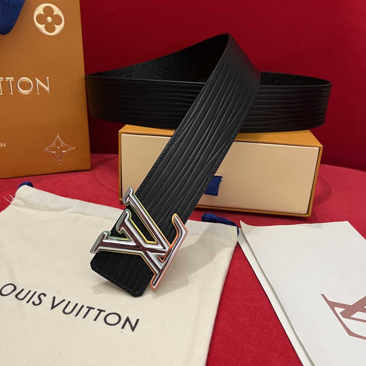 Louis Vuitton Reversible Belt  4cm - DopestKickz