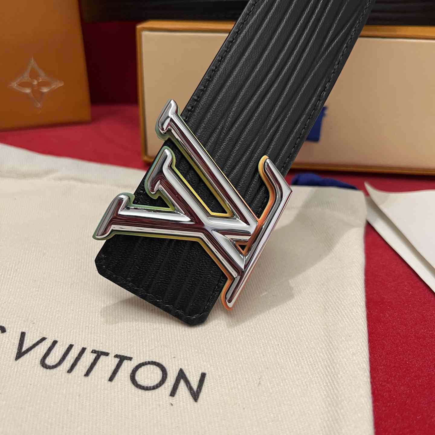 Louis Vuitton Reversible Belt  4cm - DopestKickz