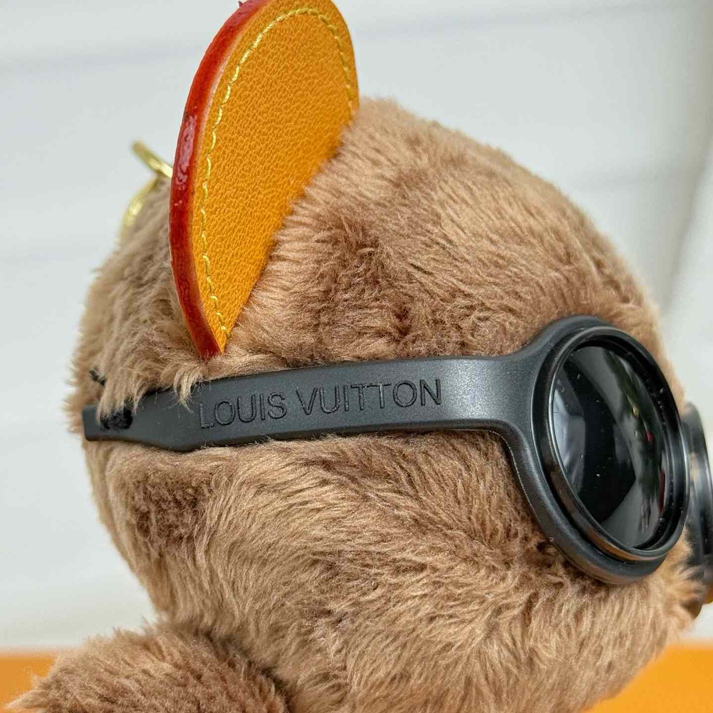 Louis Vuitton LV Louis Bear Bag Charm  M03178 - DopestKickz