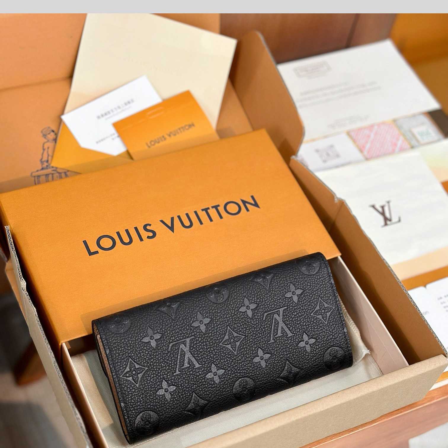 Louis Vuitton Emilie Wallet  M62369 - DopestKickz