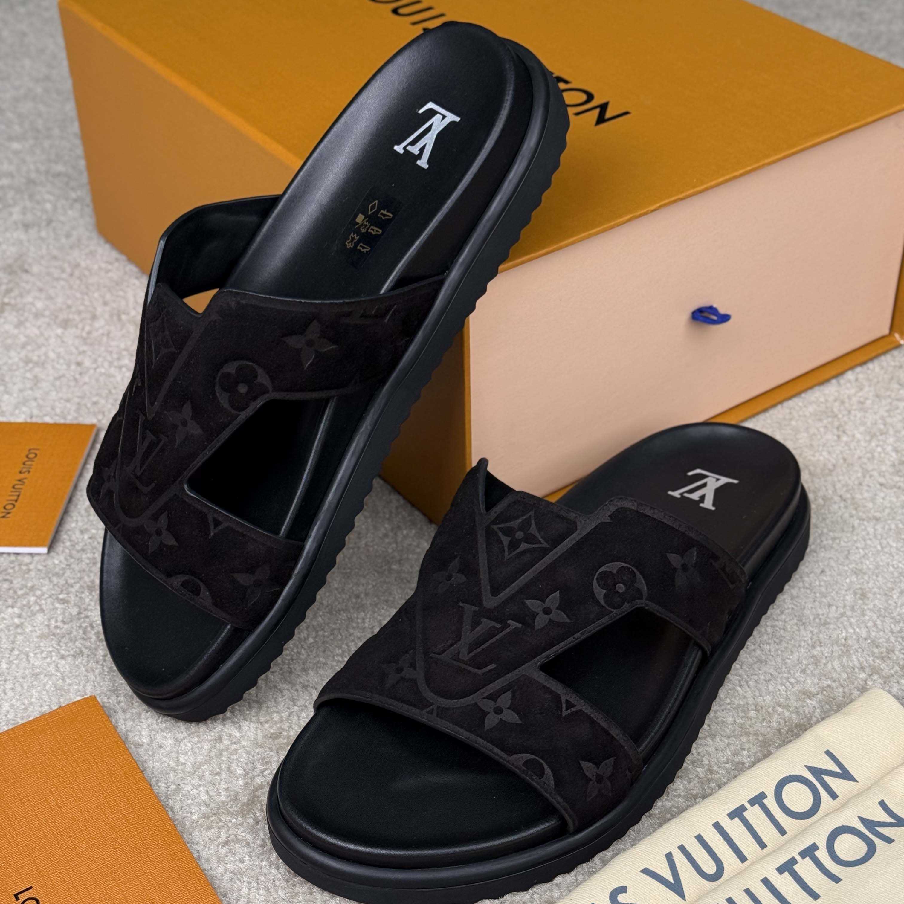 Louis Vuitton LV Oasis Mule    - DopestKickz