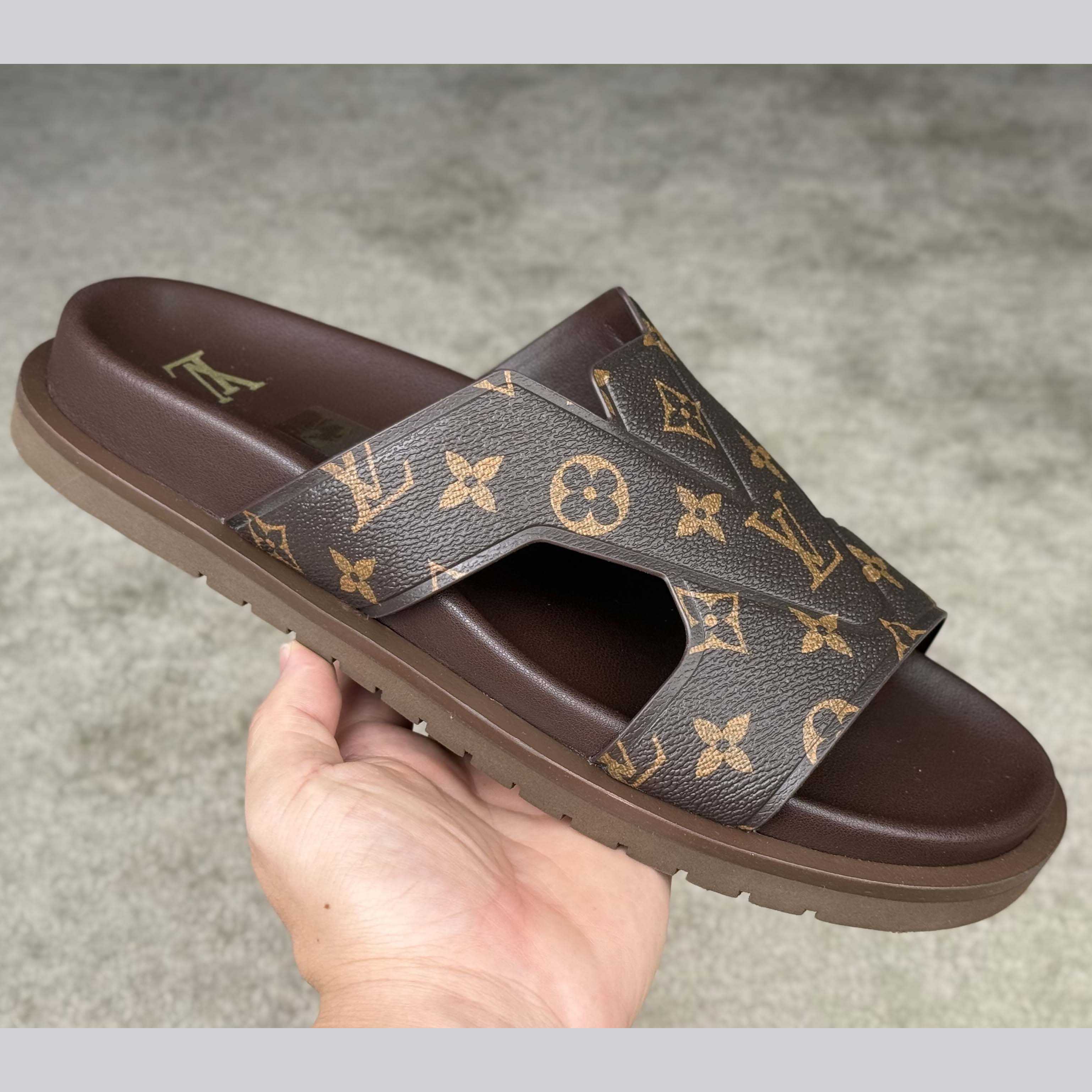 Louis Vuitton LV Oasis Mule    - DopestKickz