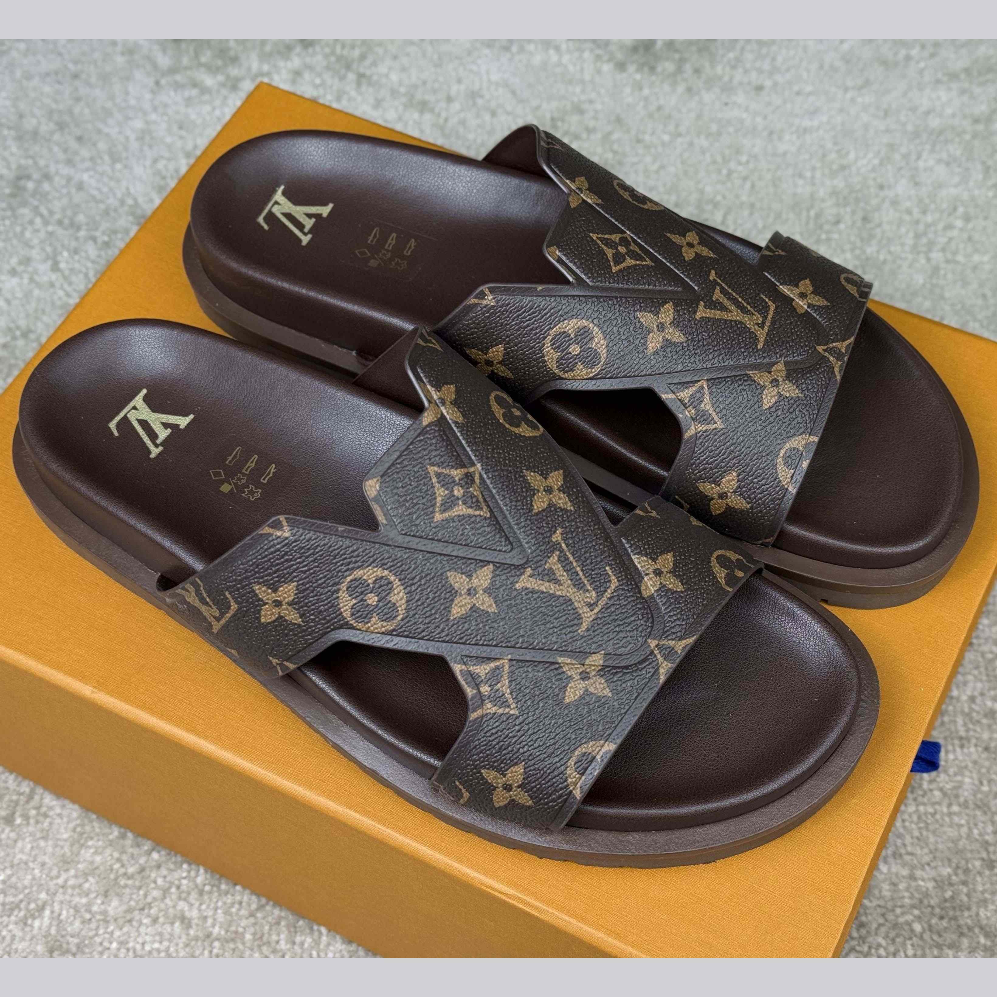 Louis Vuitton LV Oasis Mule    - DopestKickz
