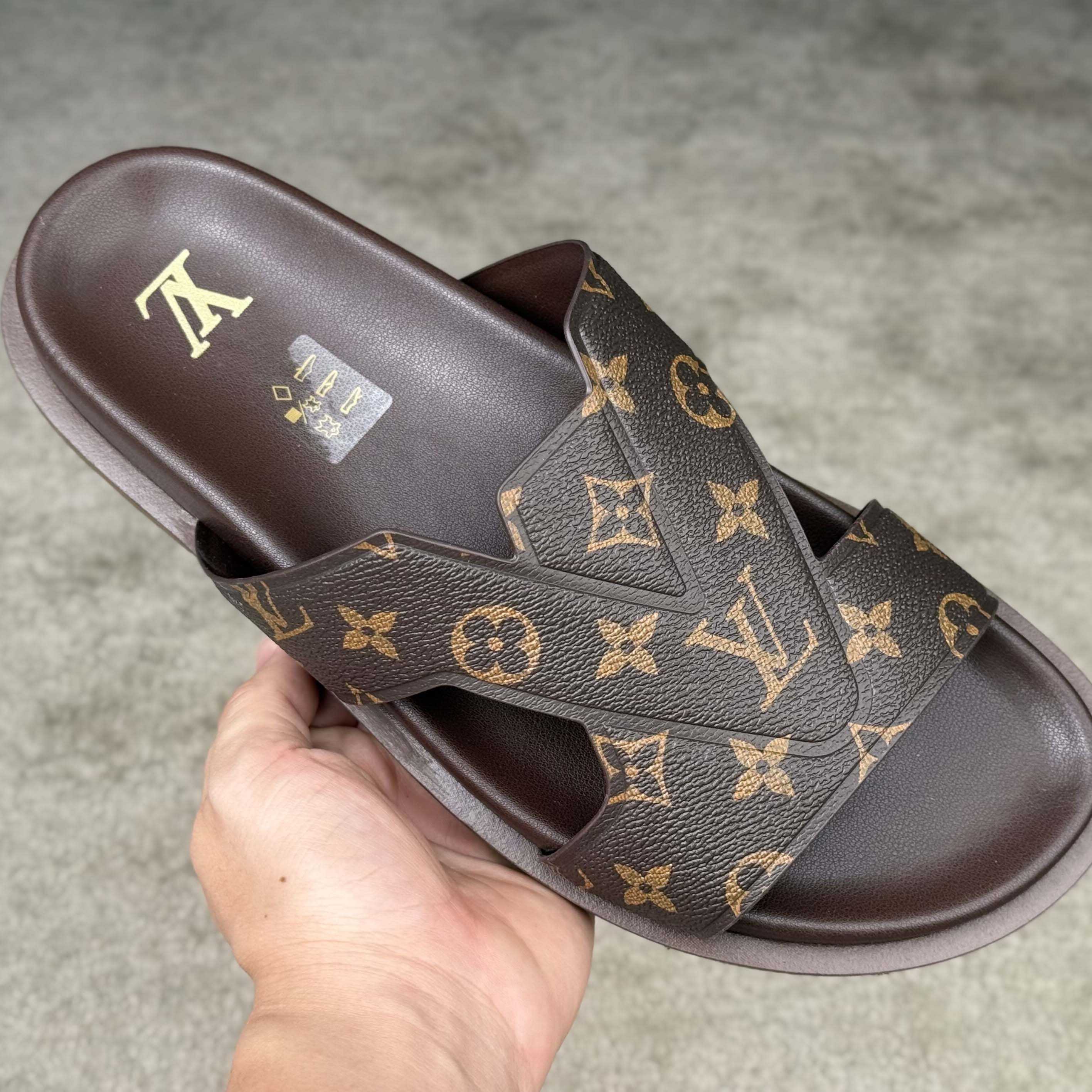 Louis Vuitton LV Oasis Mule    - DopestKickz