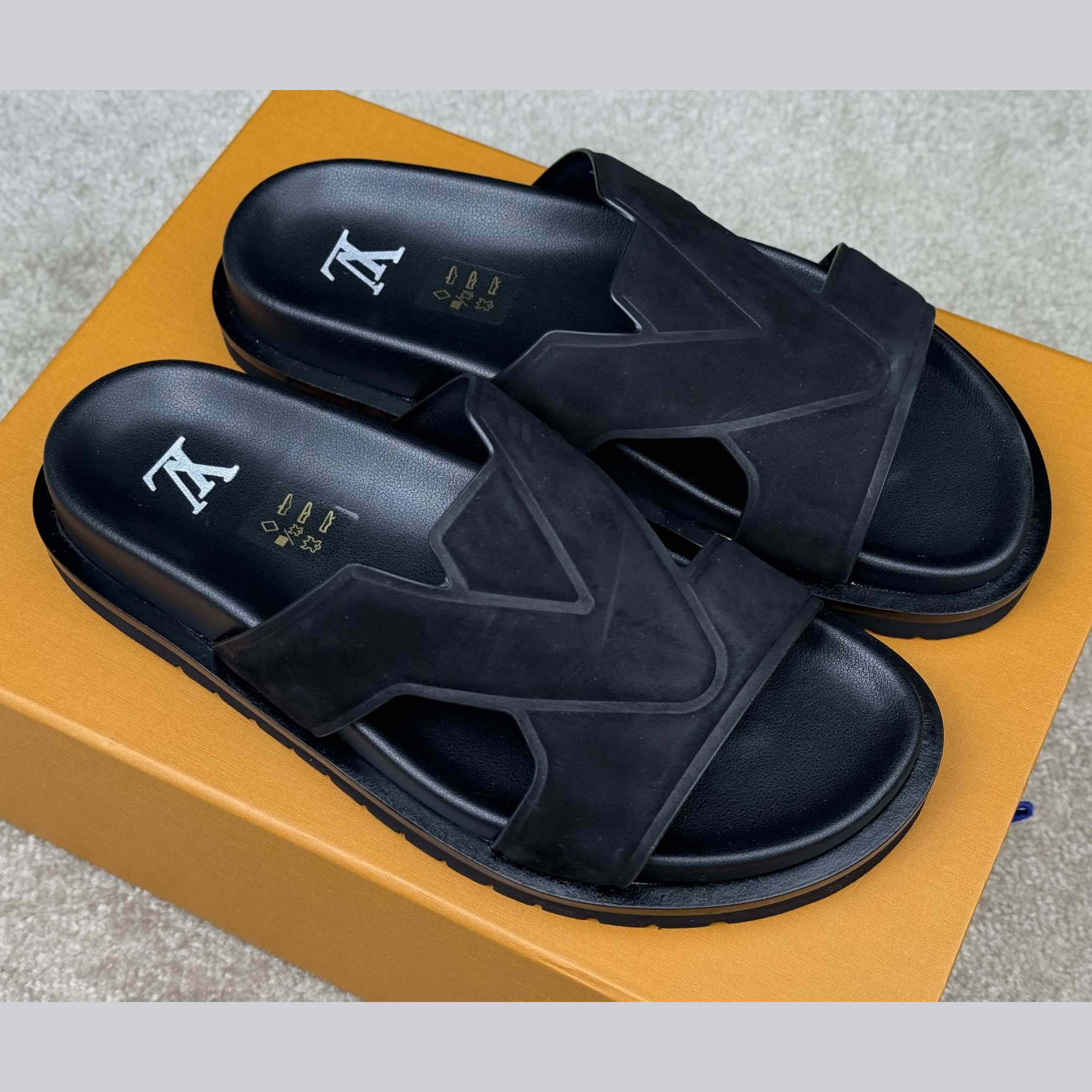 Louis Vuitton LV Oasis Mule    - DopestKickz