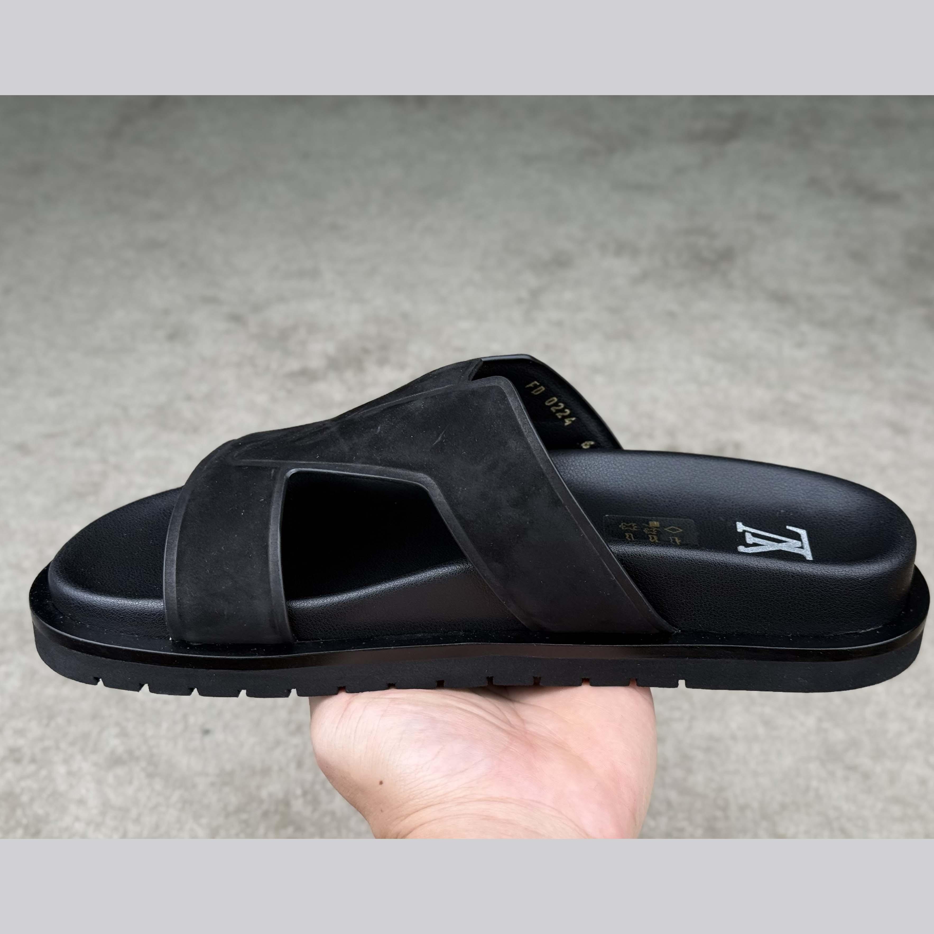 Louis Vuitton LV Oasis Mule    - DopestKickz