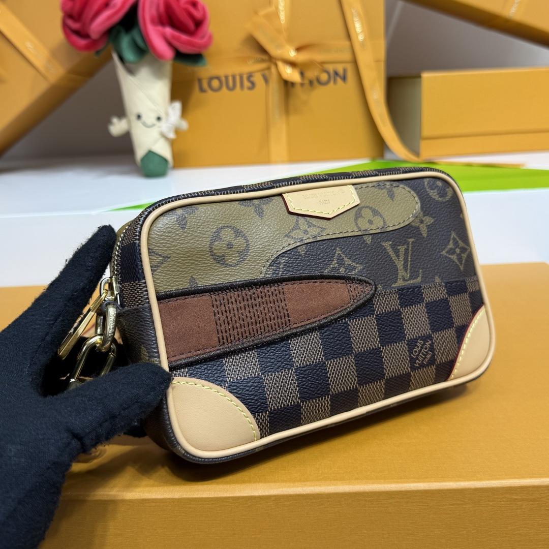 Louis Vuitton Trocadéro Wearable Wallet     M26020 - DopestKickz