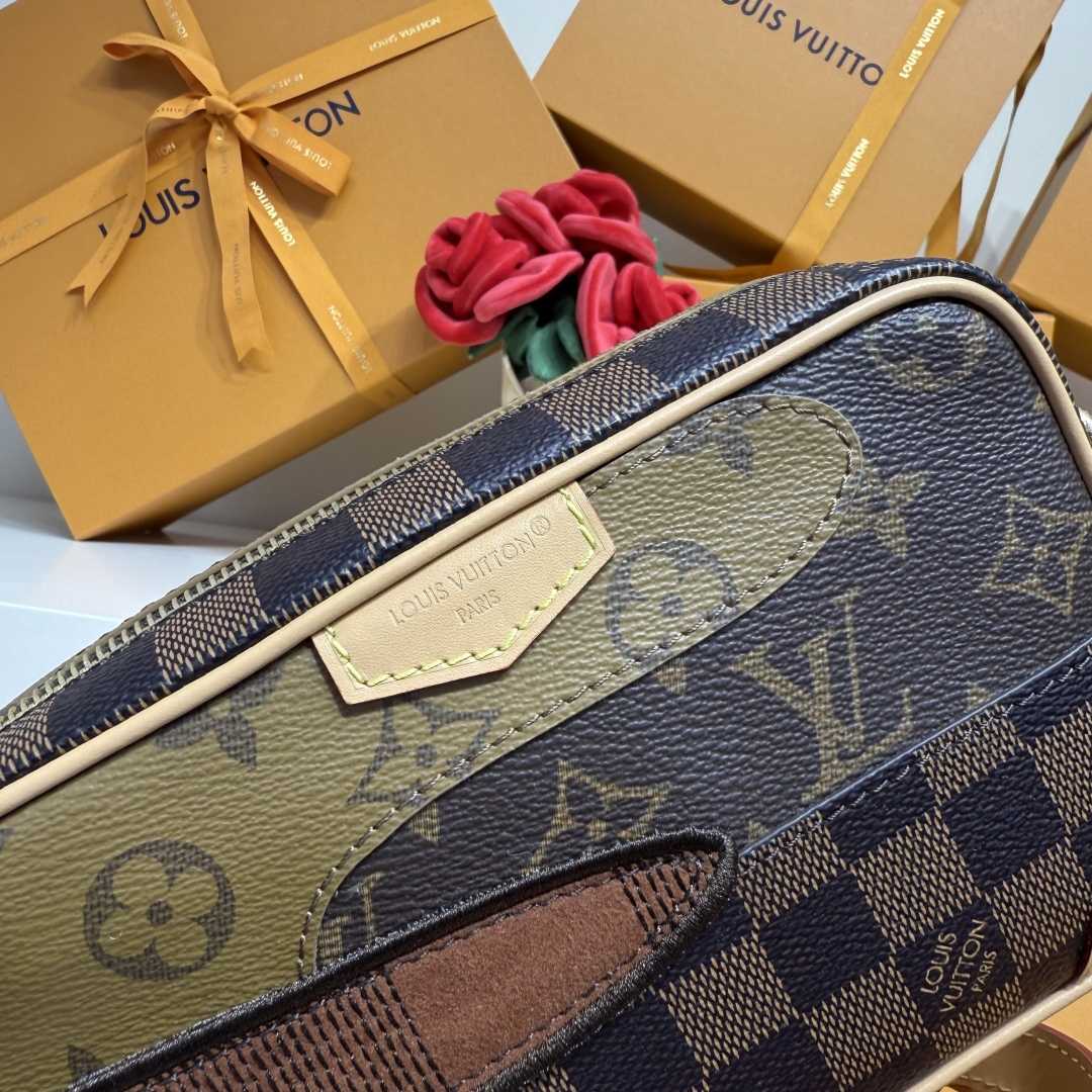 Louis Vuitton Trocadéro Wearable Wallet     M26020 - DopestKickz