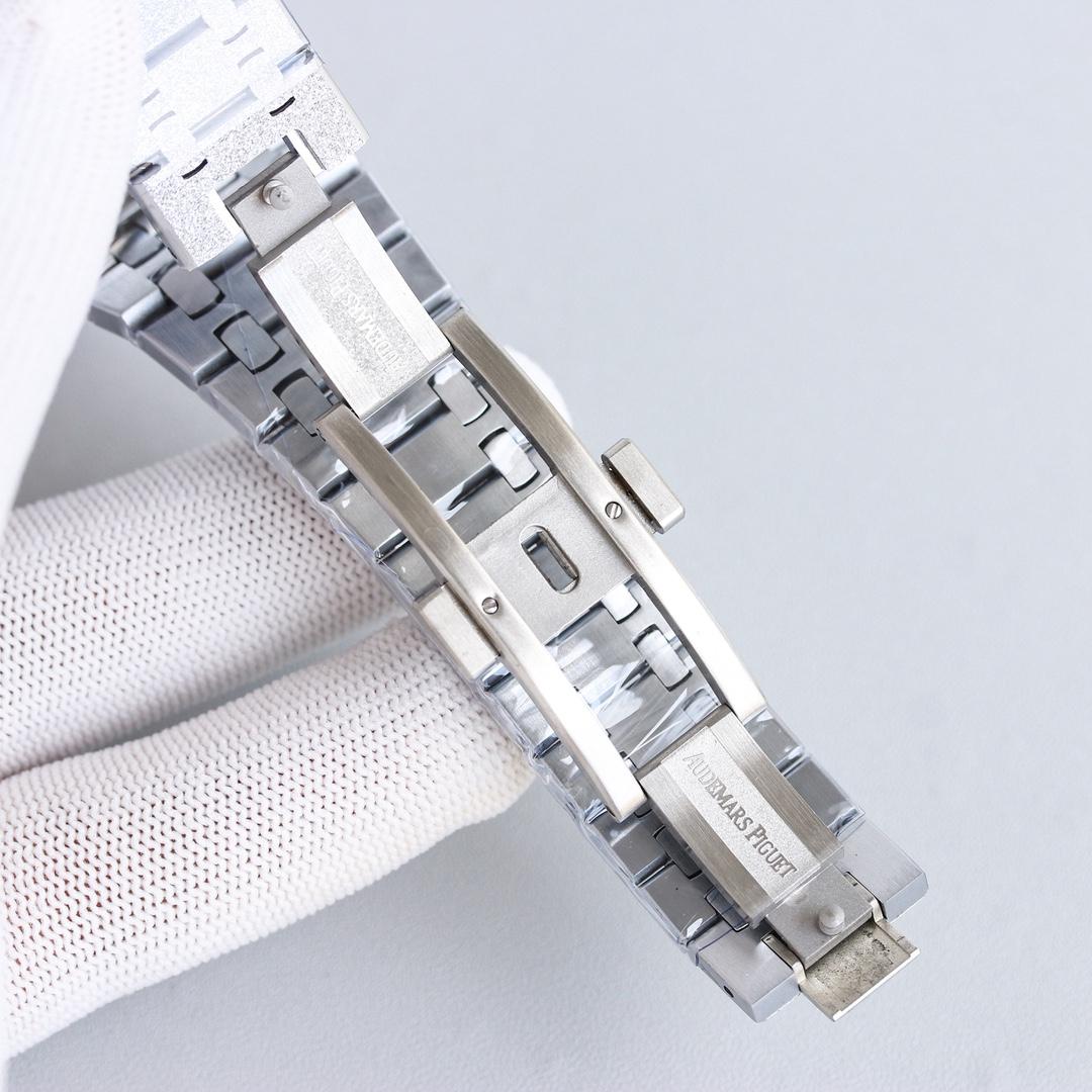 Audemars Piguet Royal Oak 41  - DopestKickz