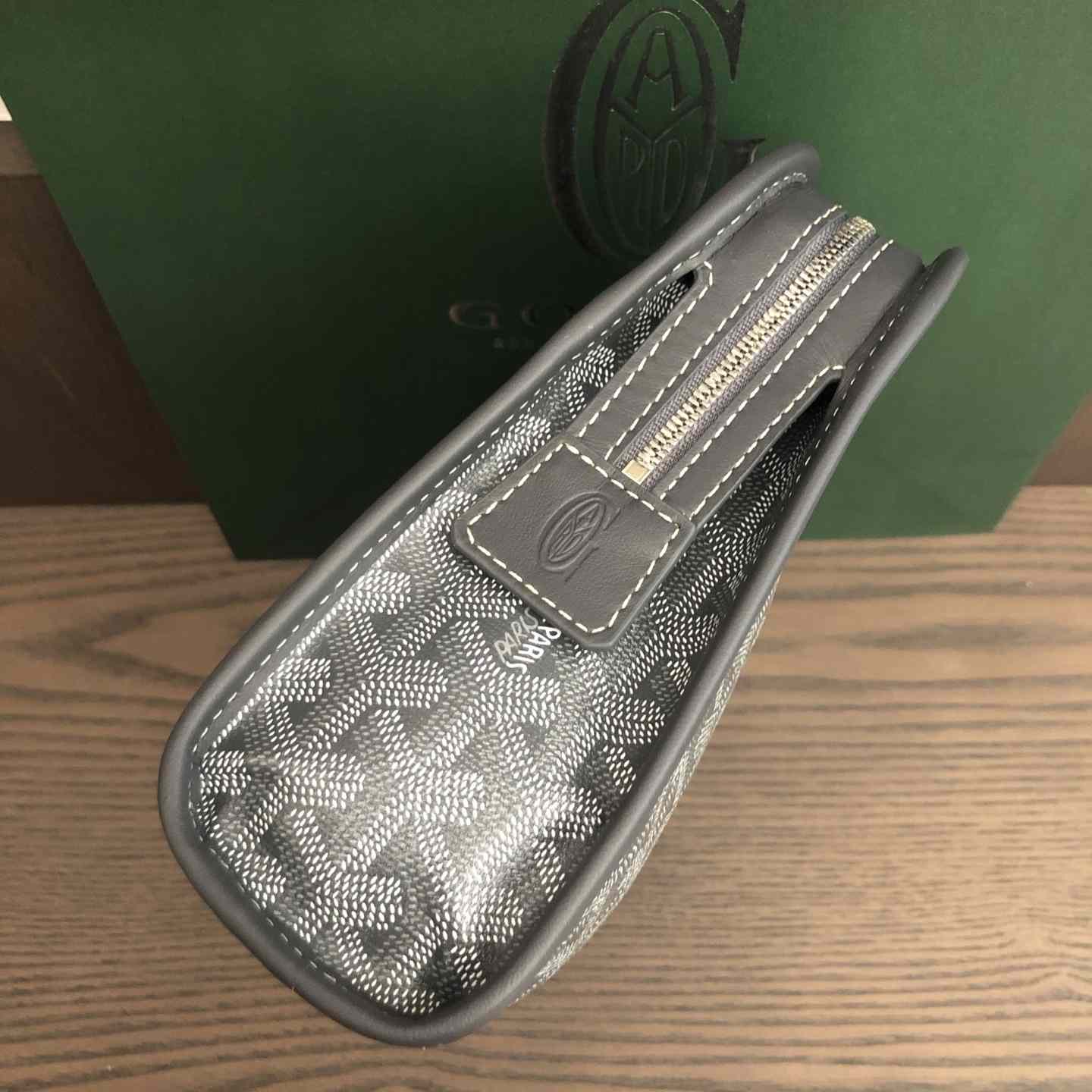 Goyard Jouvence MM Toiletry Bag - DopestKickz