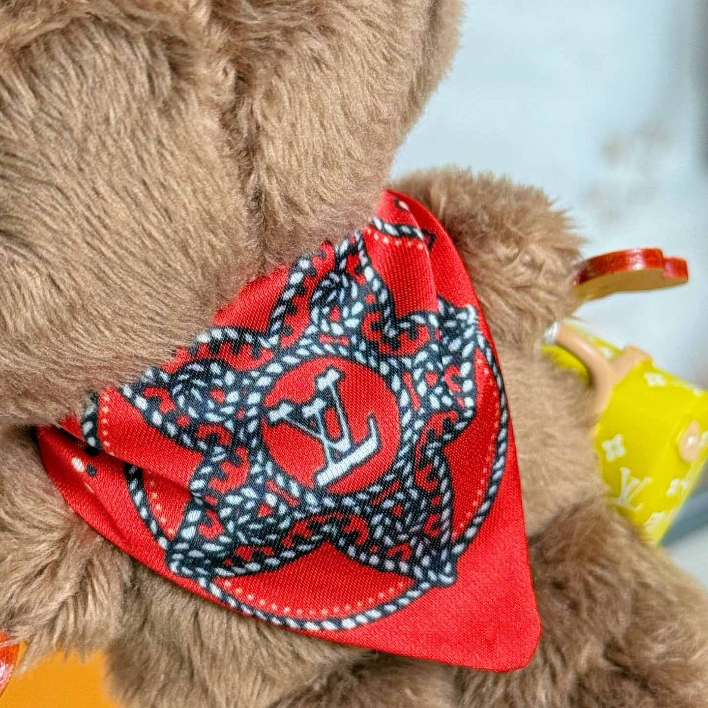 Louis Vuitton LV Louis Bear Bag Charm   M03176 - DopestKickz