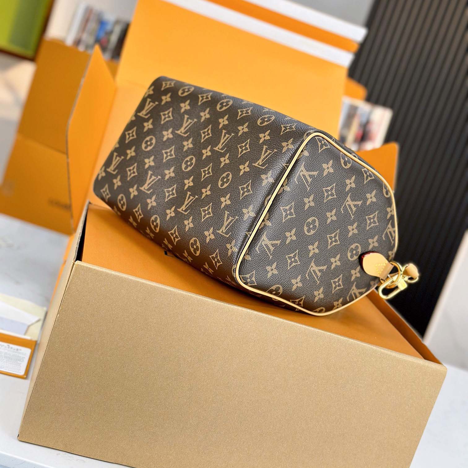 Louis Vuitton Speedy Soft 30 Crafty   M11945 - DopestKickz
