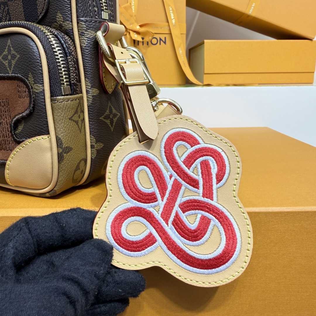 Louis Vuitton Nil   M26068 - DopestKickz