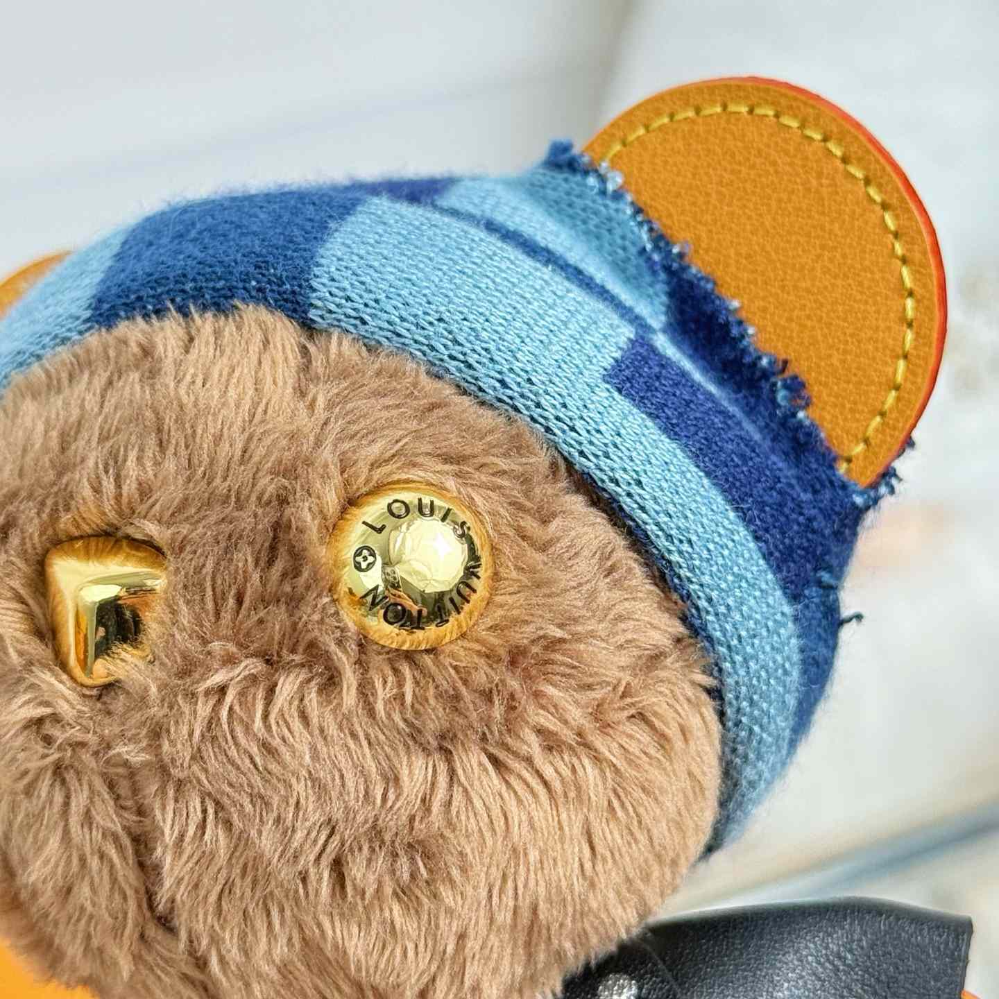 Louis Vuitton LV Louis Bear Bag Charm  M03206 - DopestKickz