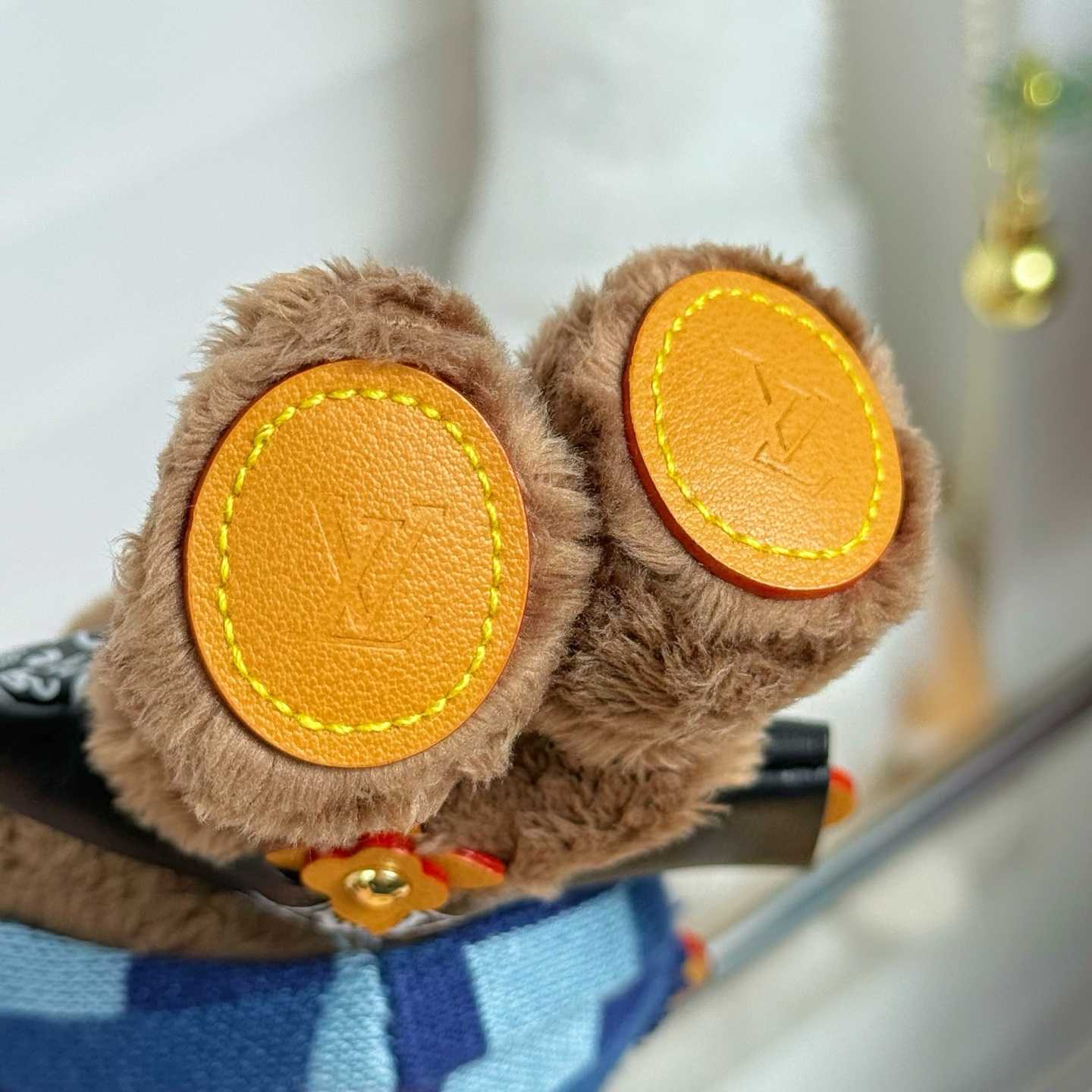 Louis Vuitton LV Louis Bear Bag Charm  M03206 - DopestKickz