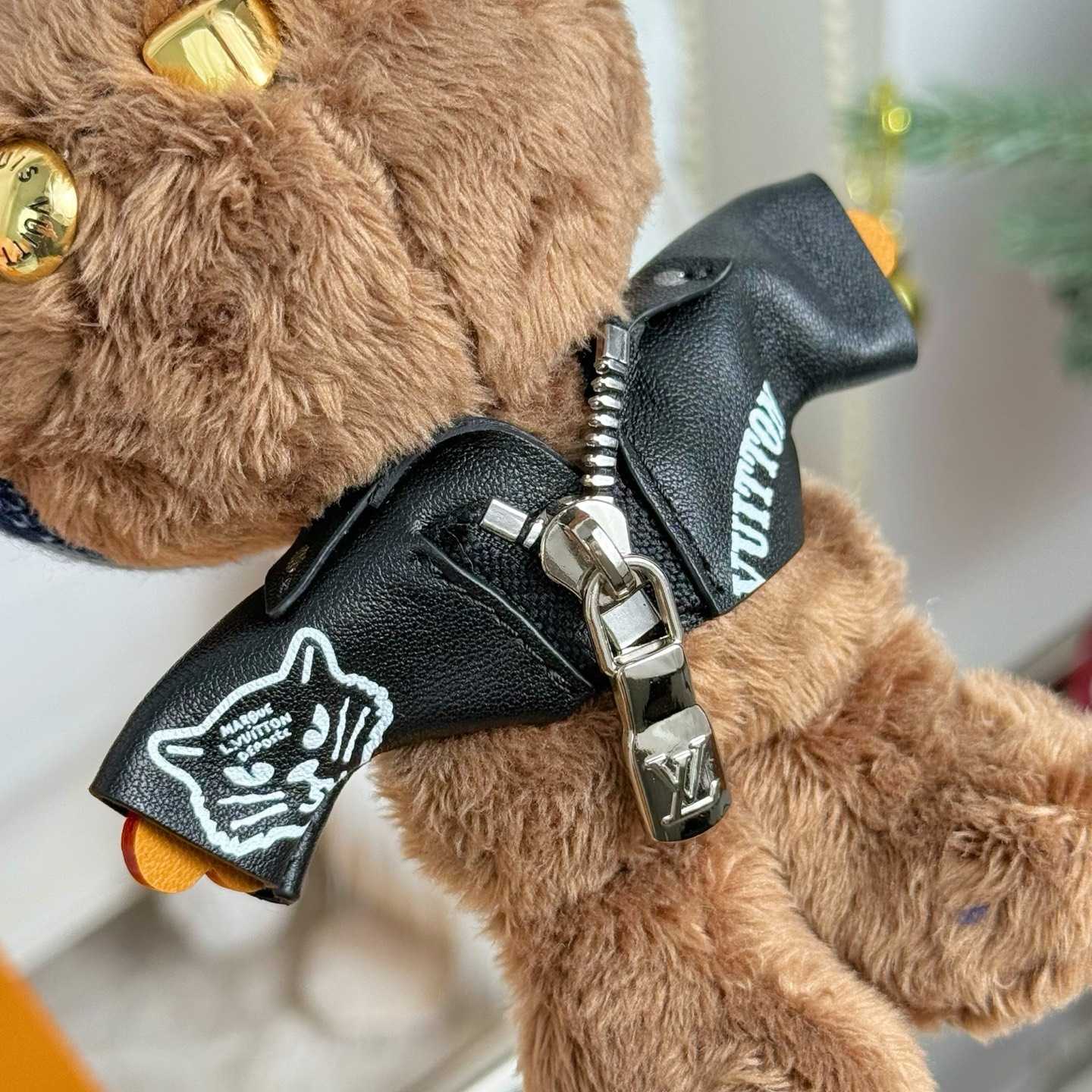 Louis Vuitton LV Louis Bear Bag Charm  M03206 - DopestKickz