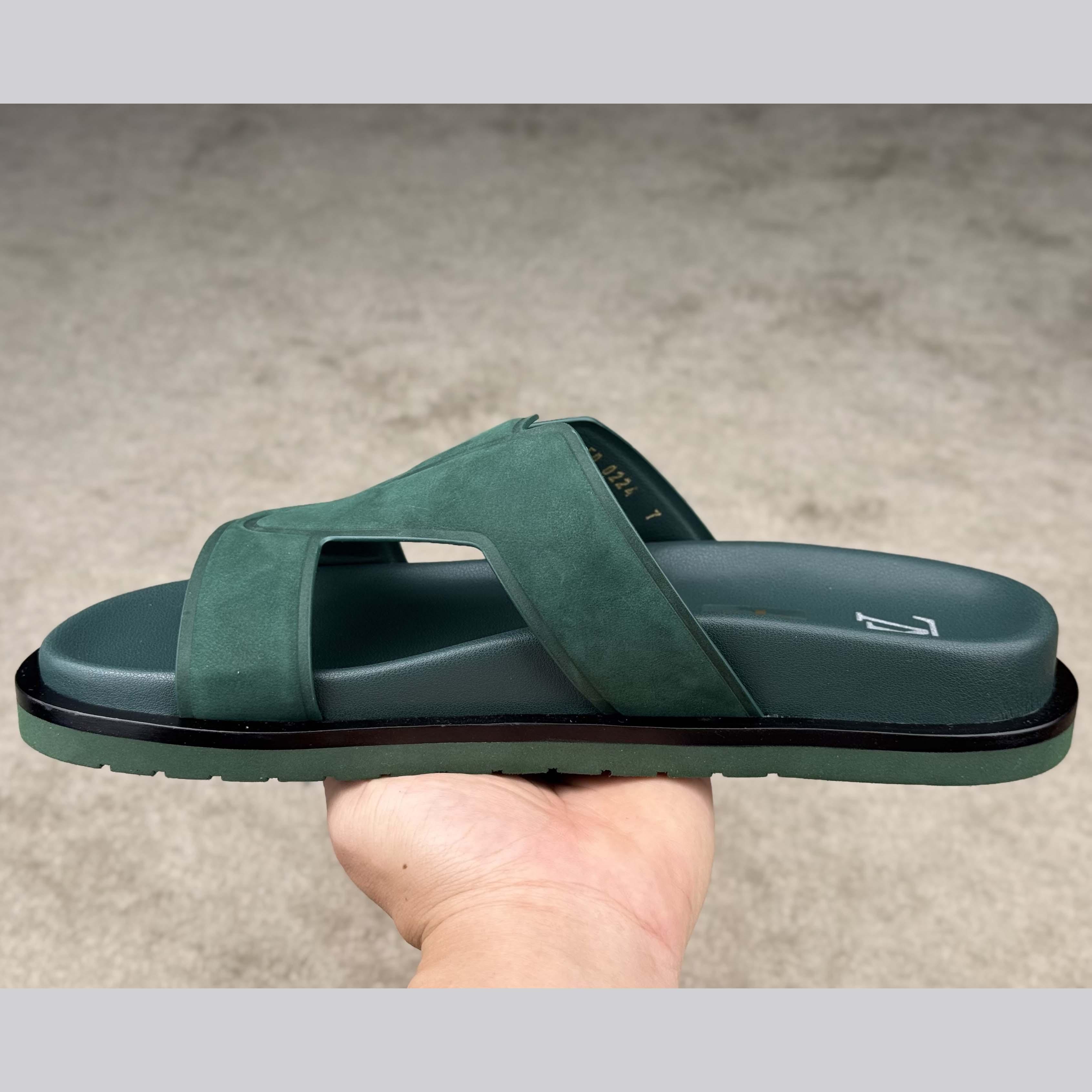 Louis Vuitton LV Oasis Mule    - DopestKickz