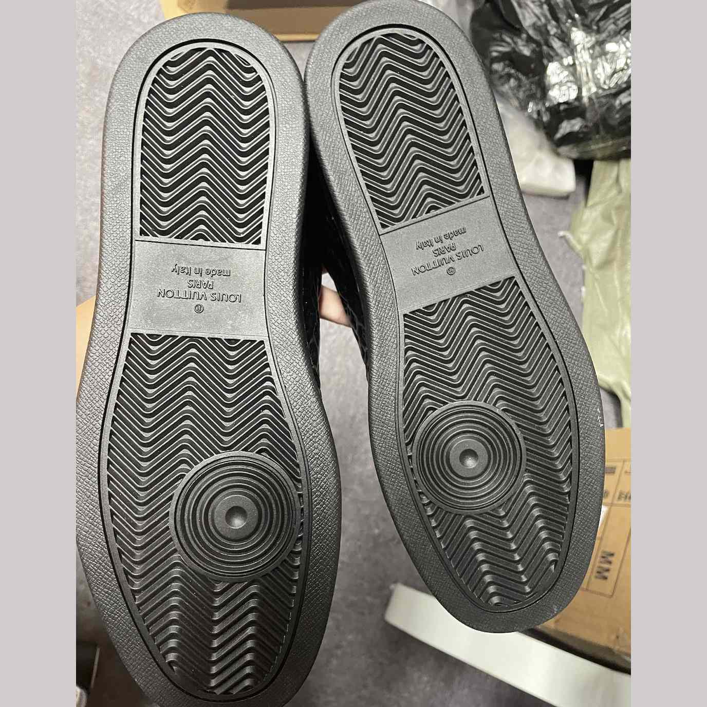 Louis Vuitton Rivoli Sneaker   1AARHT - DopestKickz