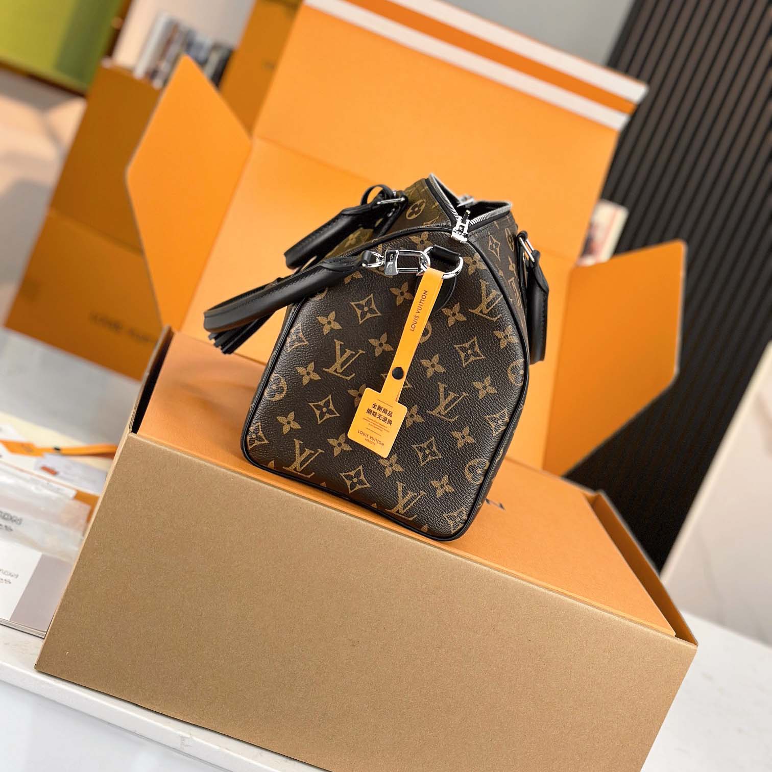 Louis Vuitton Speedy Soft 30 Dark   M12243 - DopestKickz