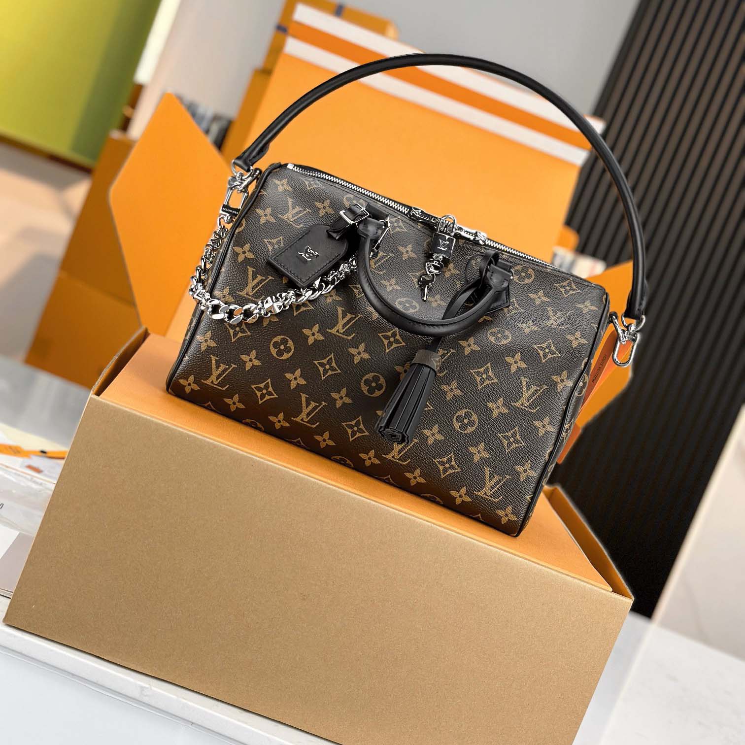 Louis Vuitton Speedy Soft 30 Dark   M12243 - DopestKickz
